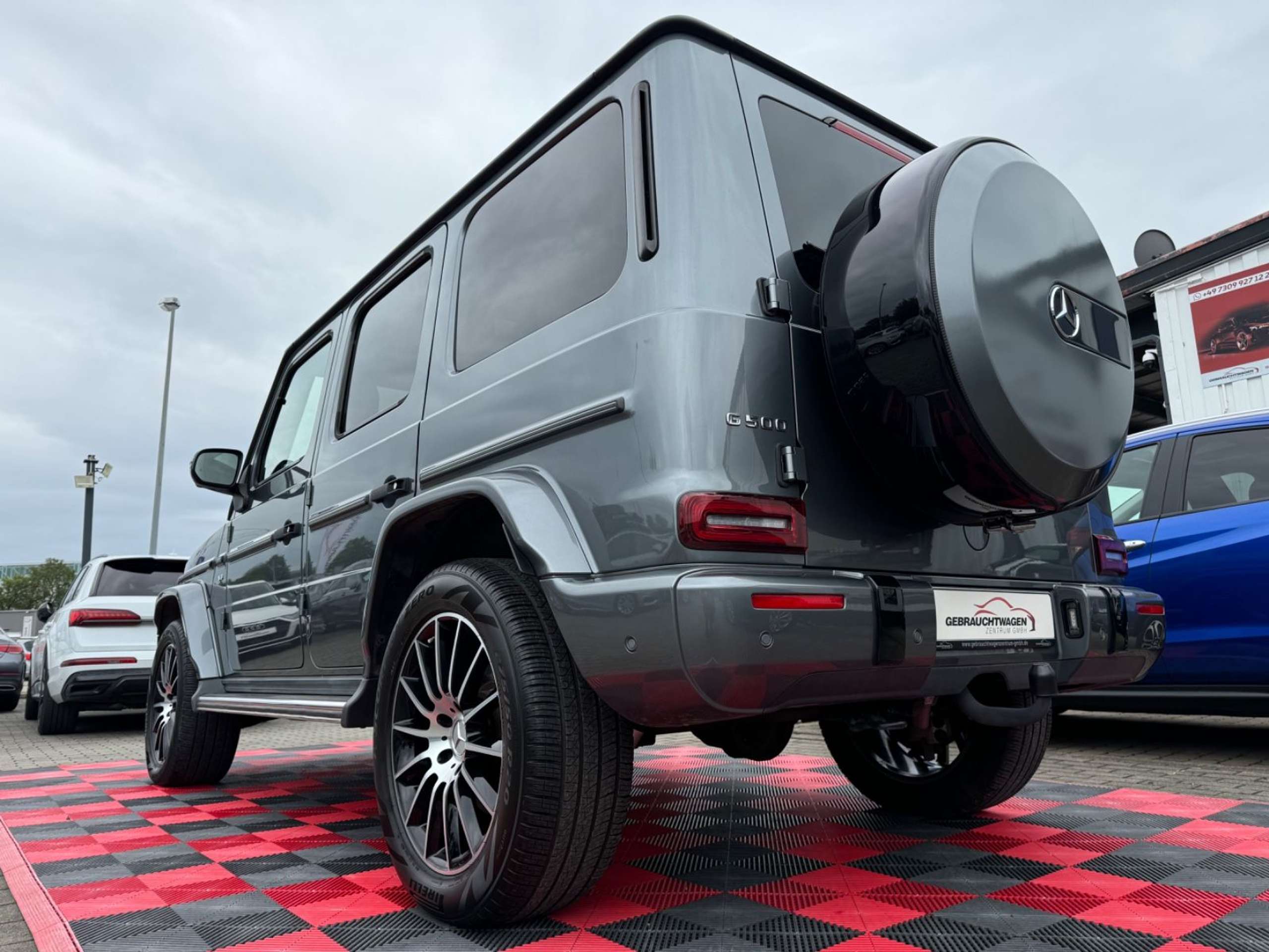 Mercedes-Benz - G 500