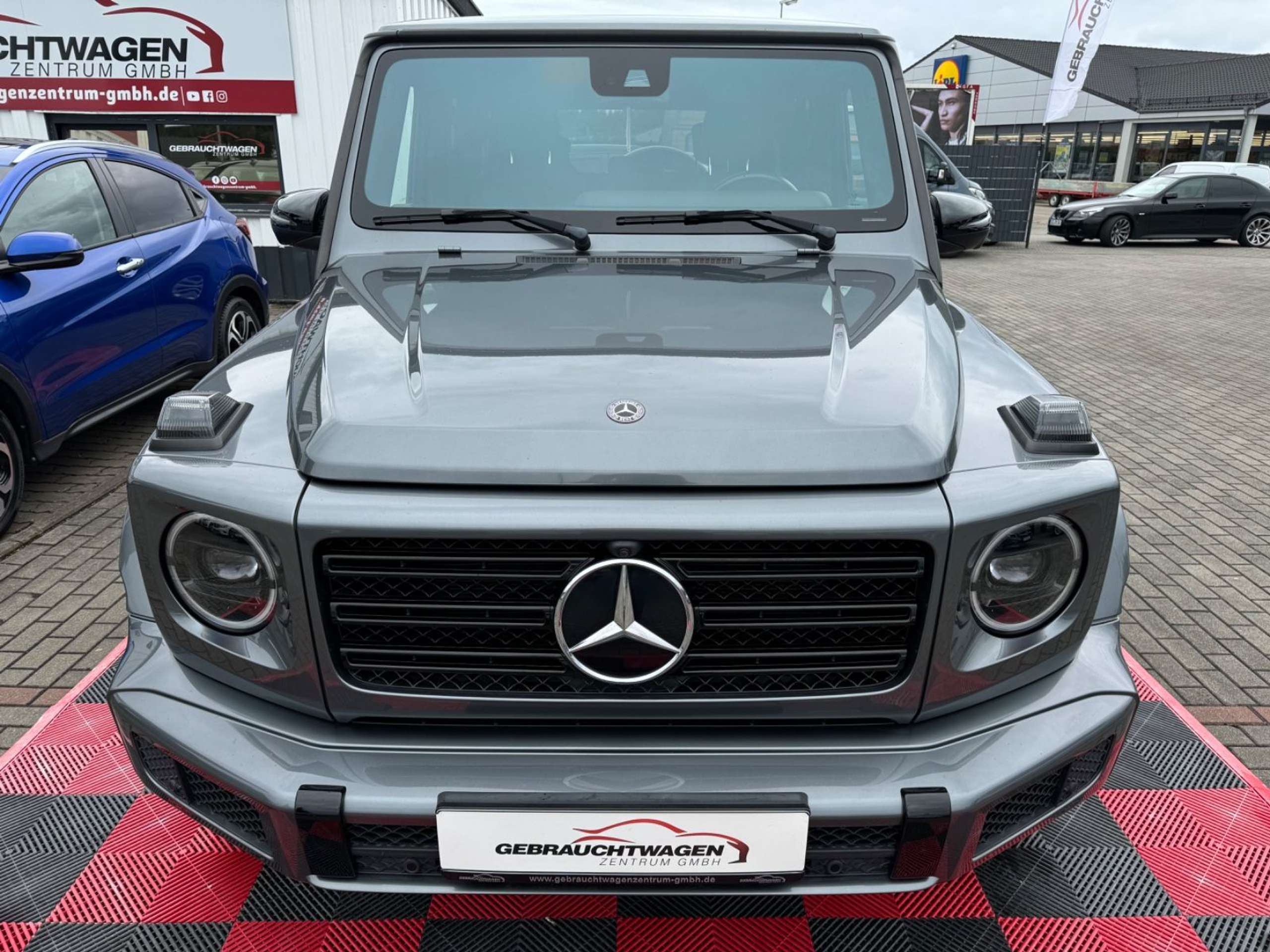 Mercedes-Benz - G 500