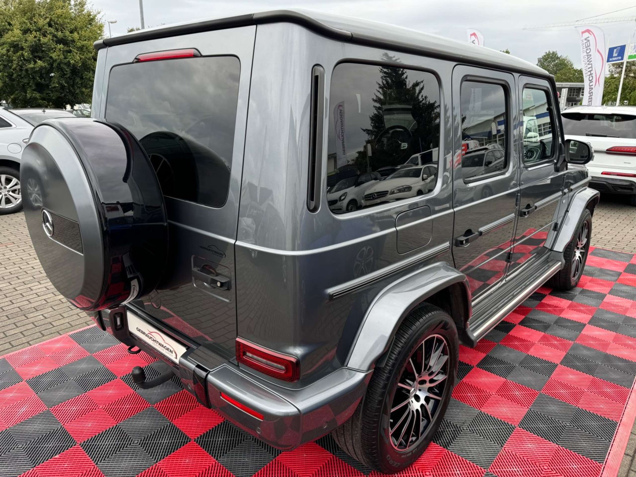 Mercedes-Benz - G 500