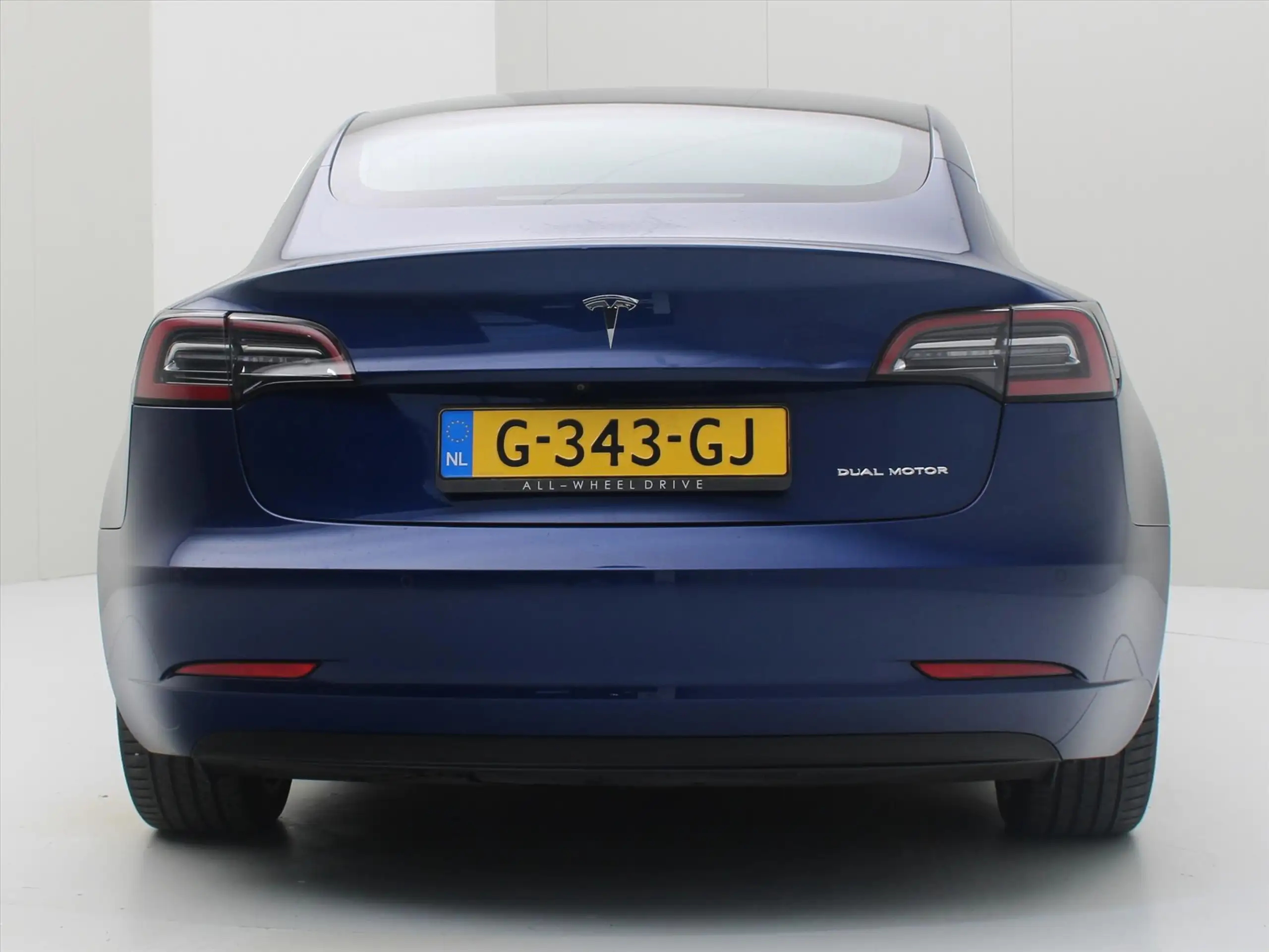 Tesla - Model 3