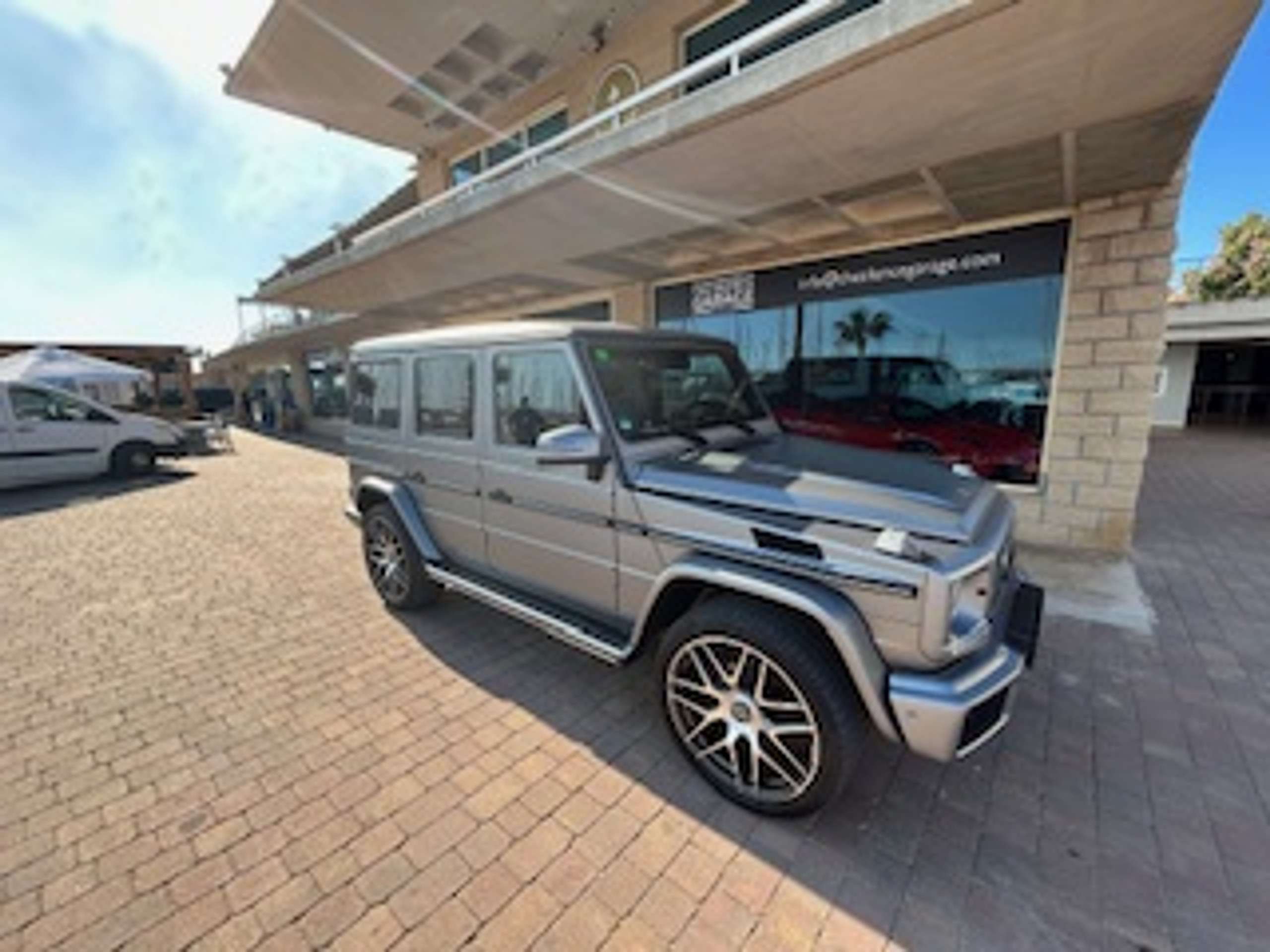 Mercedes-Benz - G 350