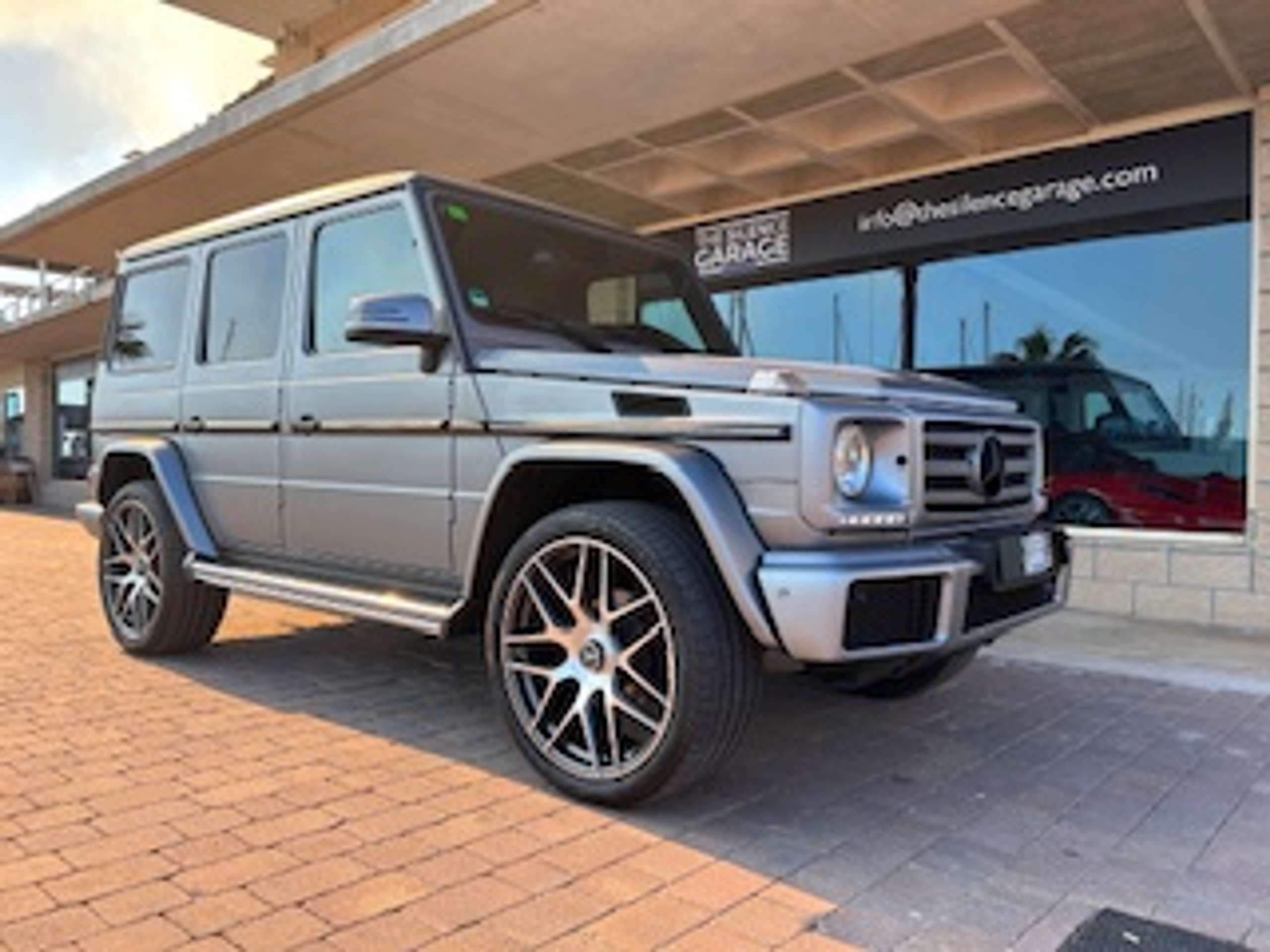 Mercedes-Benz - G 350