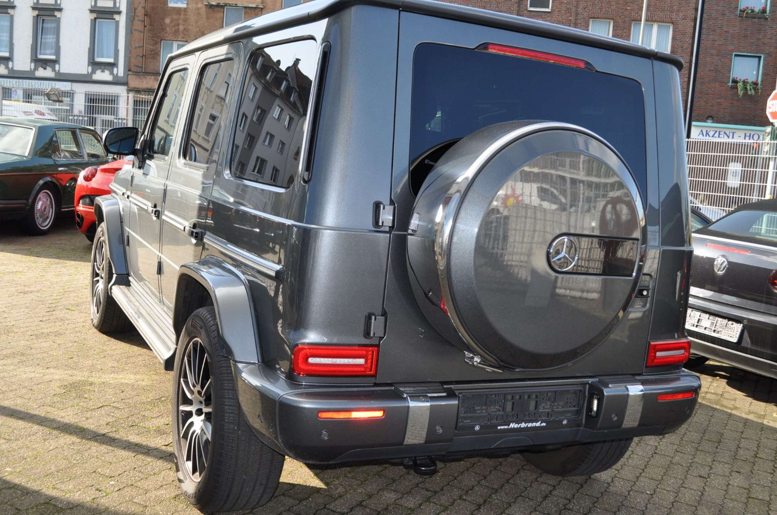 Mercedes-Benz - G 350