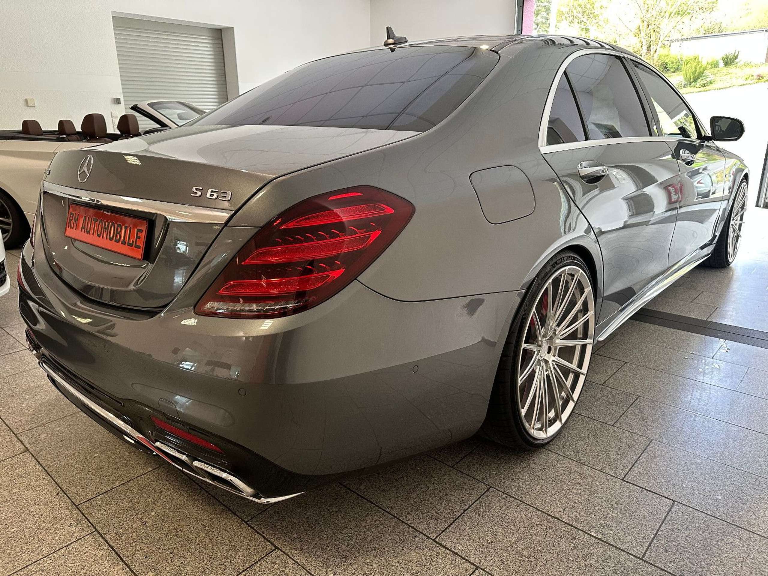 Mercedes-Benz - S 63 AMG