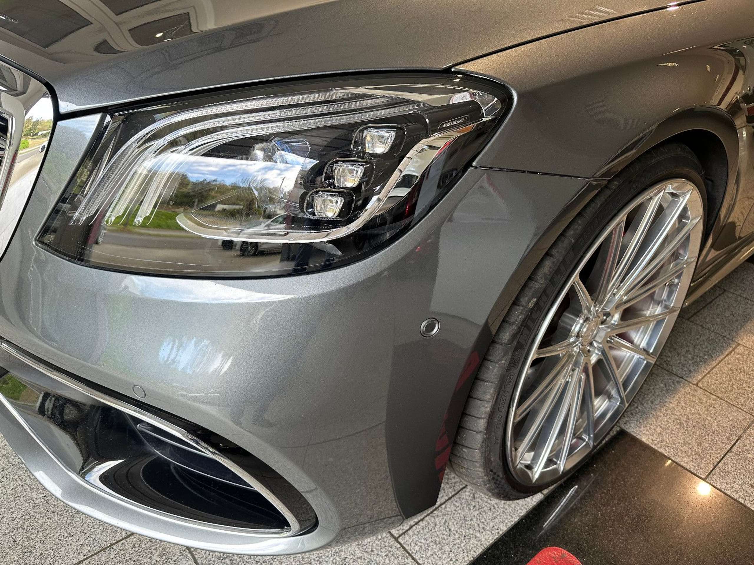 Mercedes-Benz - S 63 AMG