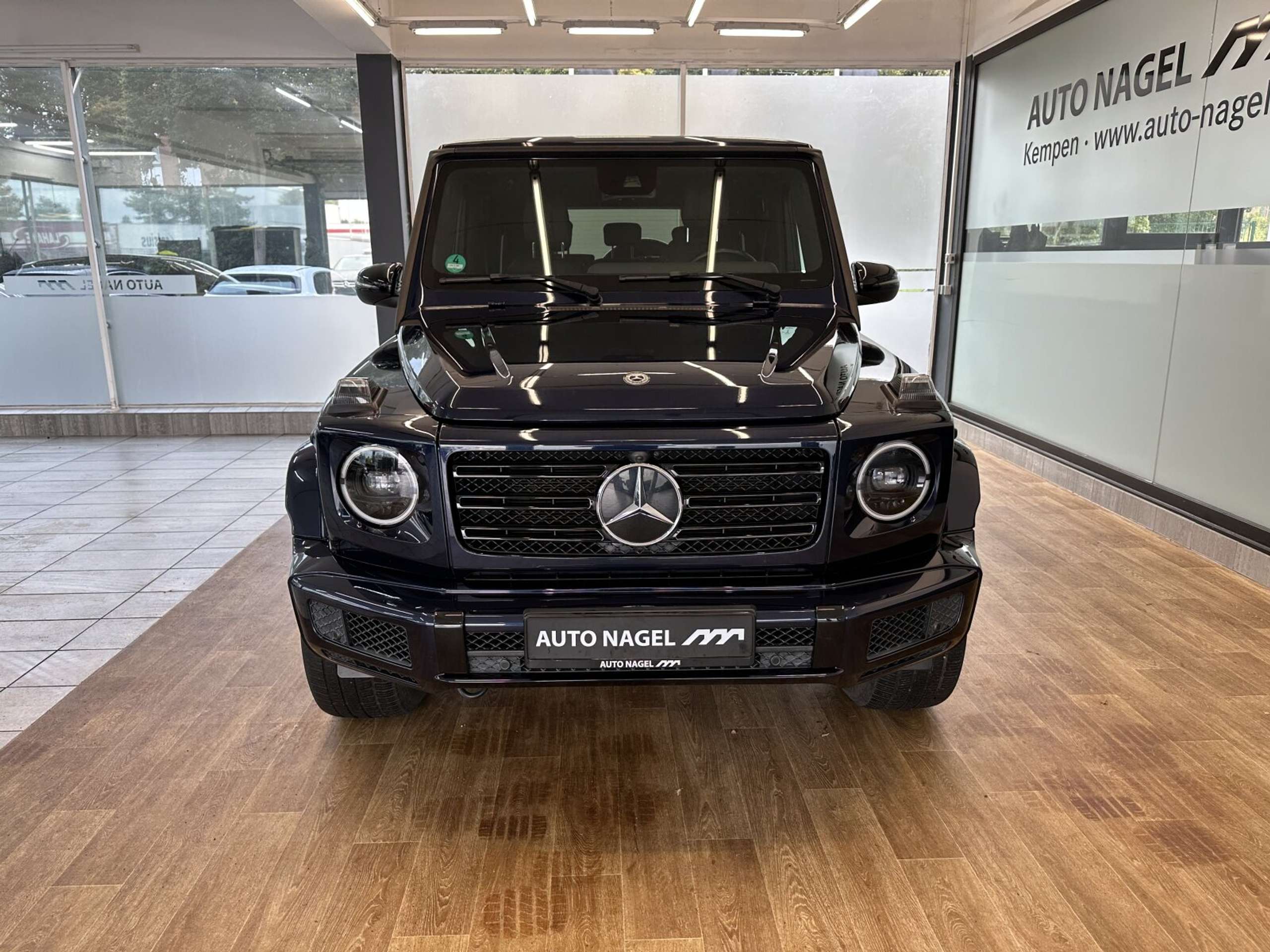 Mercedes-Benz - G 500