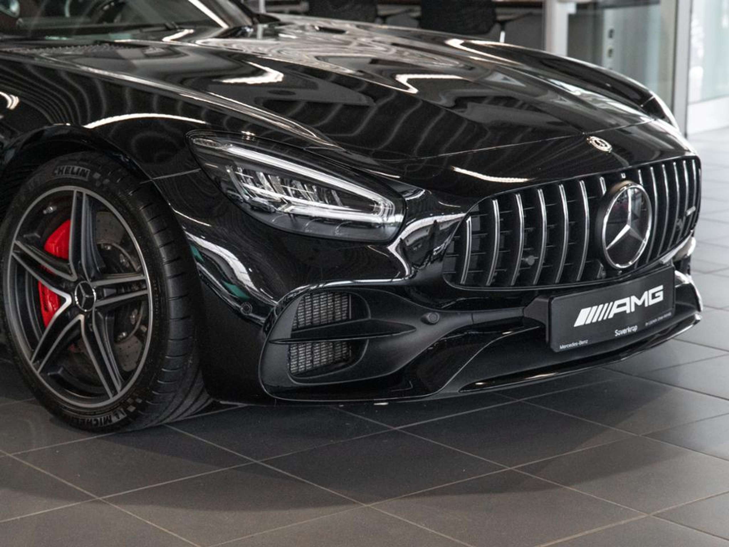 Mercedes-Benz - AMG GT