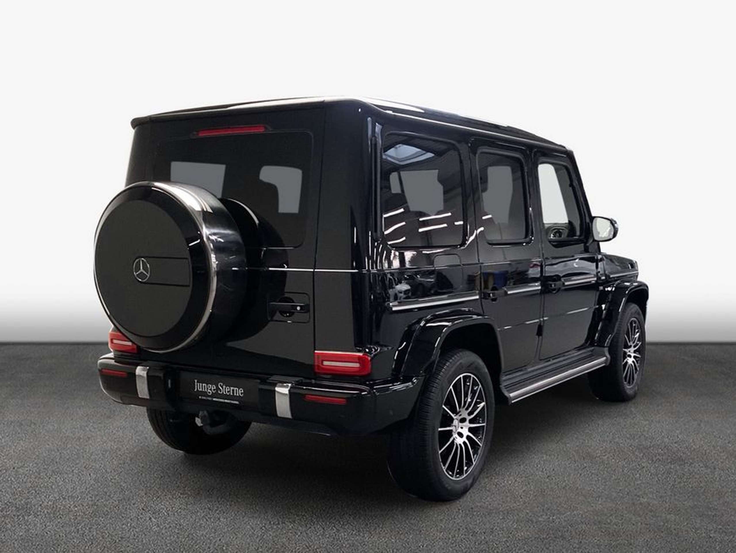 Mercedes-Benz - G 500