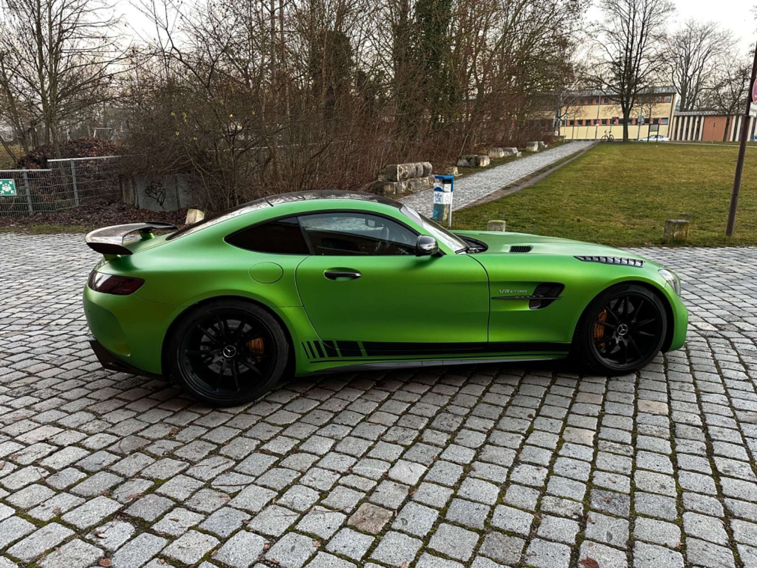 Mercedes-Benz - AMG GT