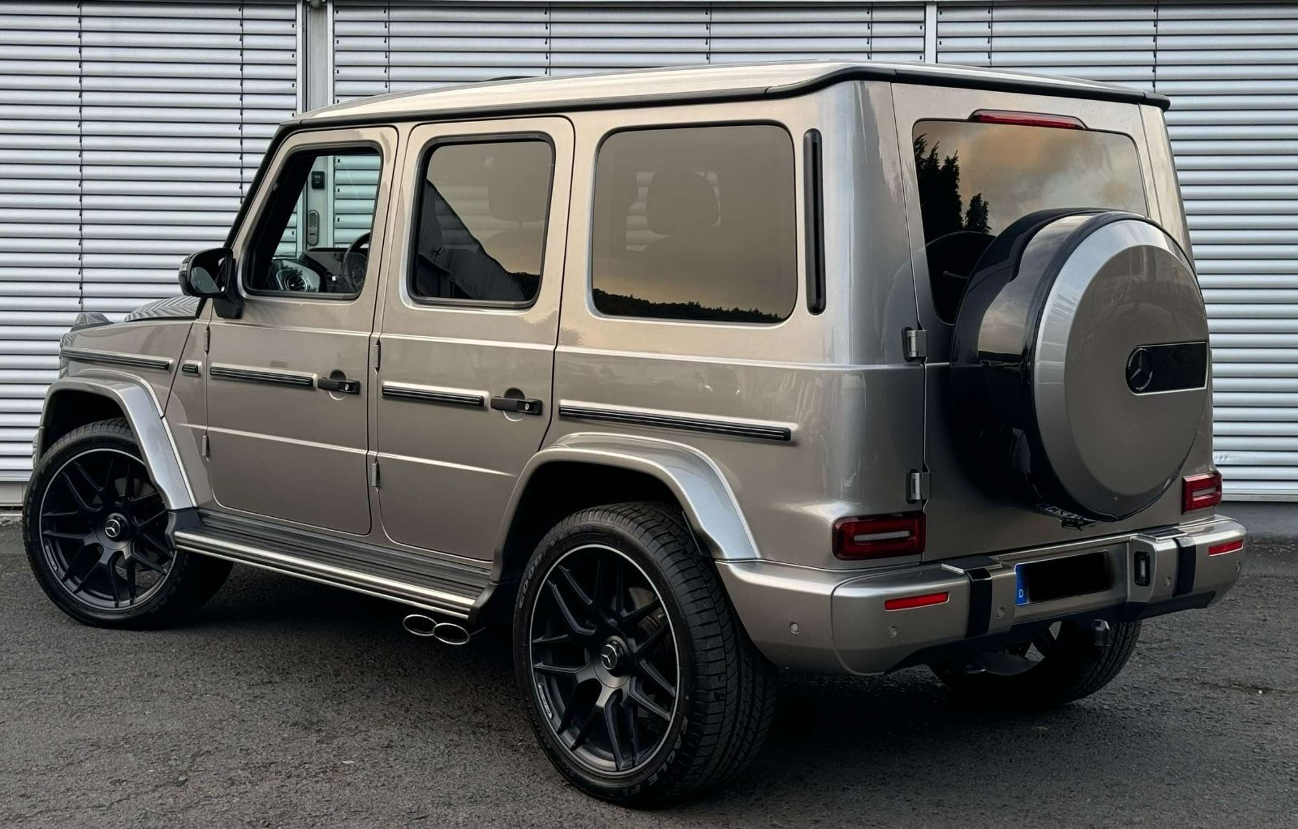 Mercedes-Benz - G 500