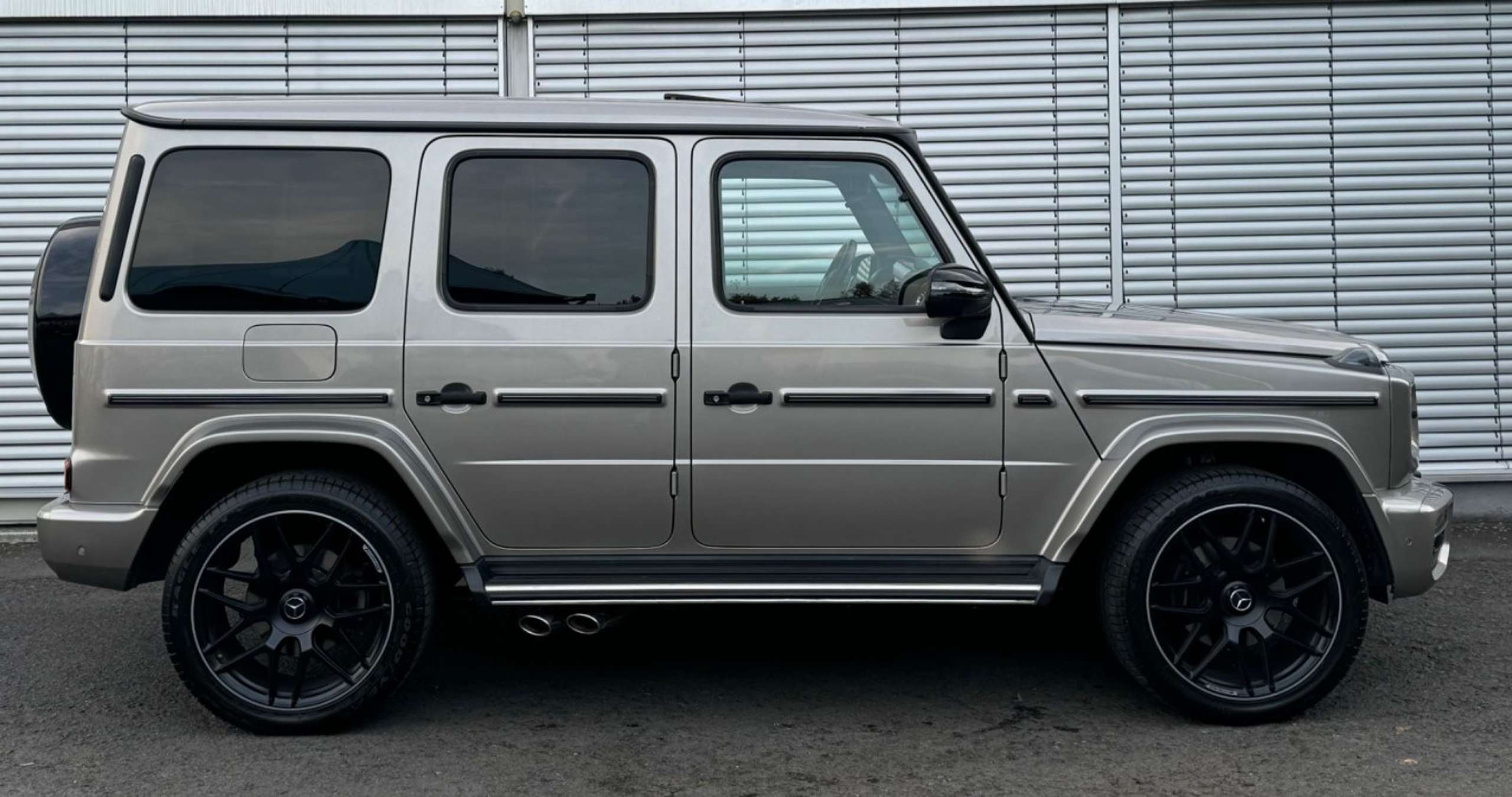 Mercedes-Benz - G 500