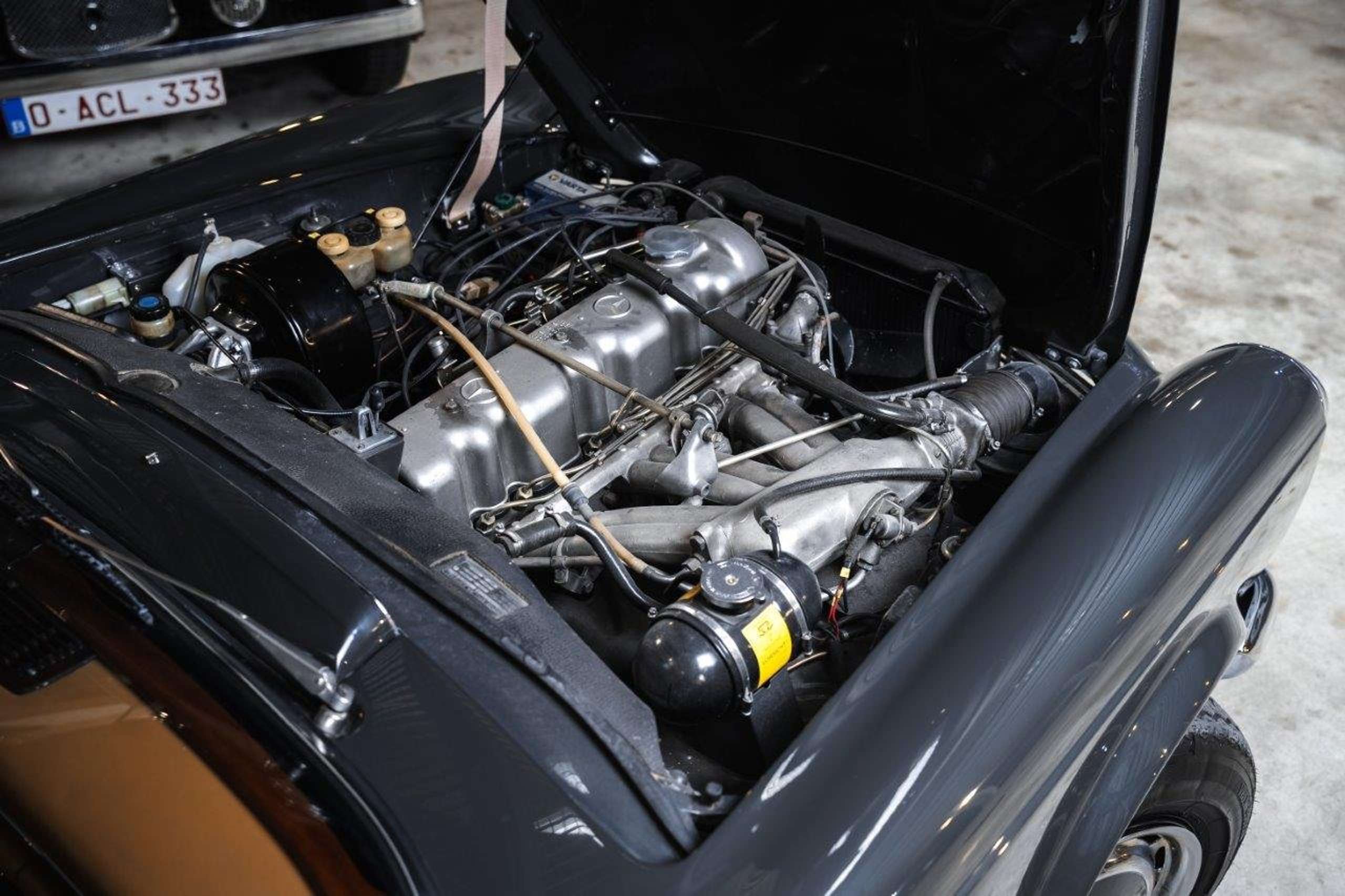 Mercedes-Benz - SL 280