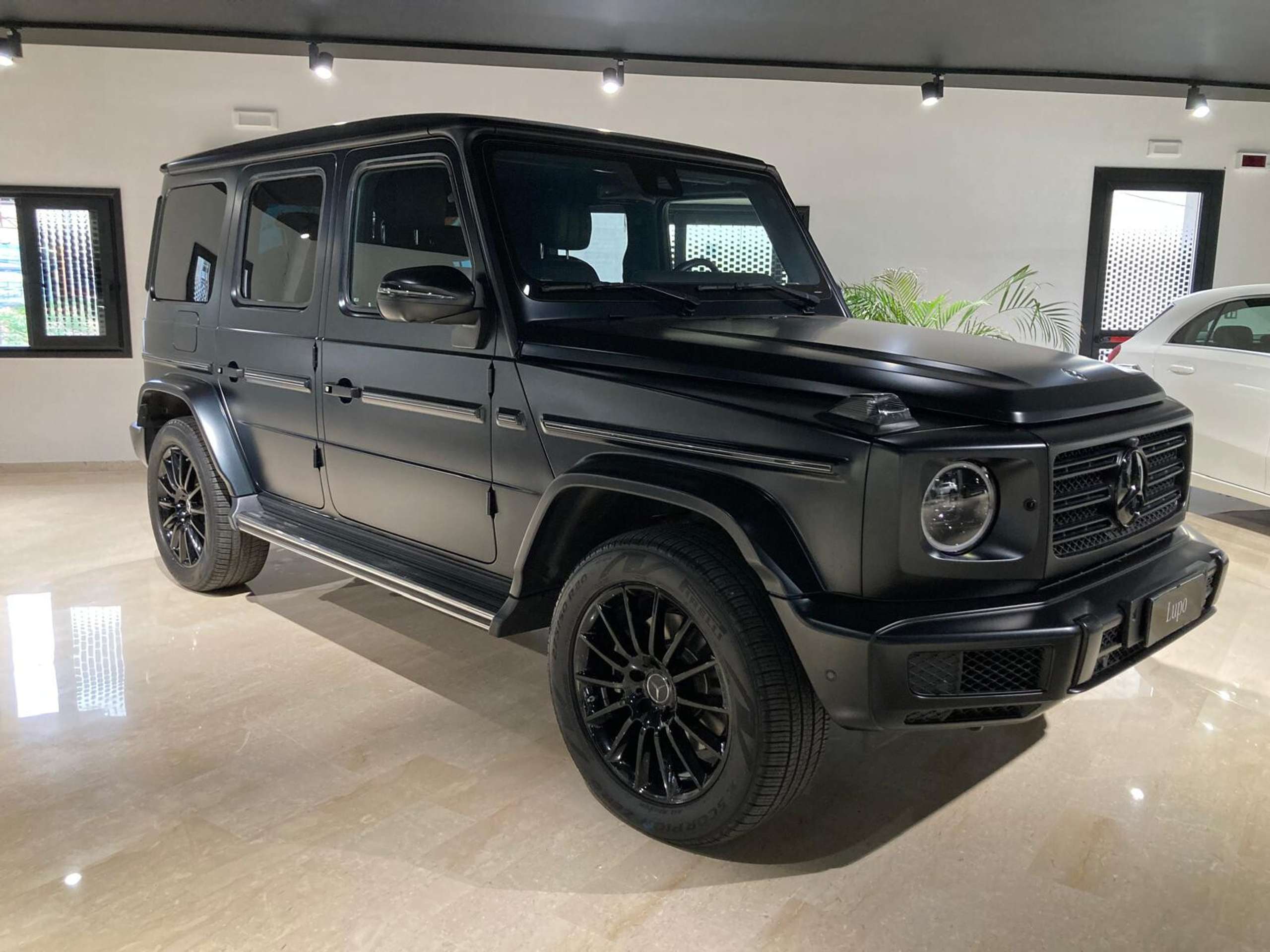 Mercedes-Benz - G