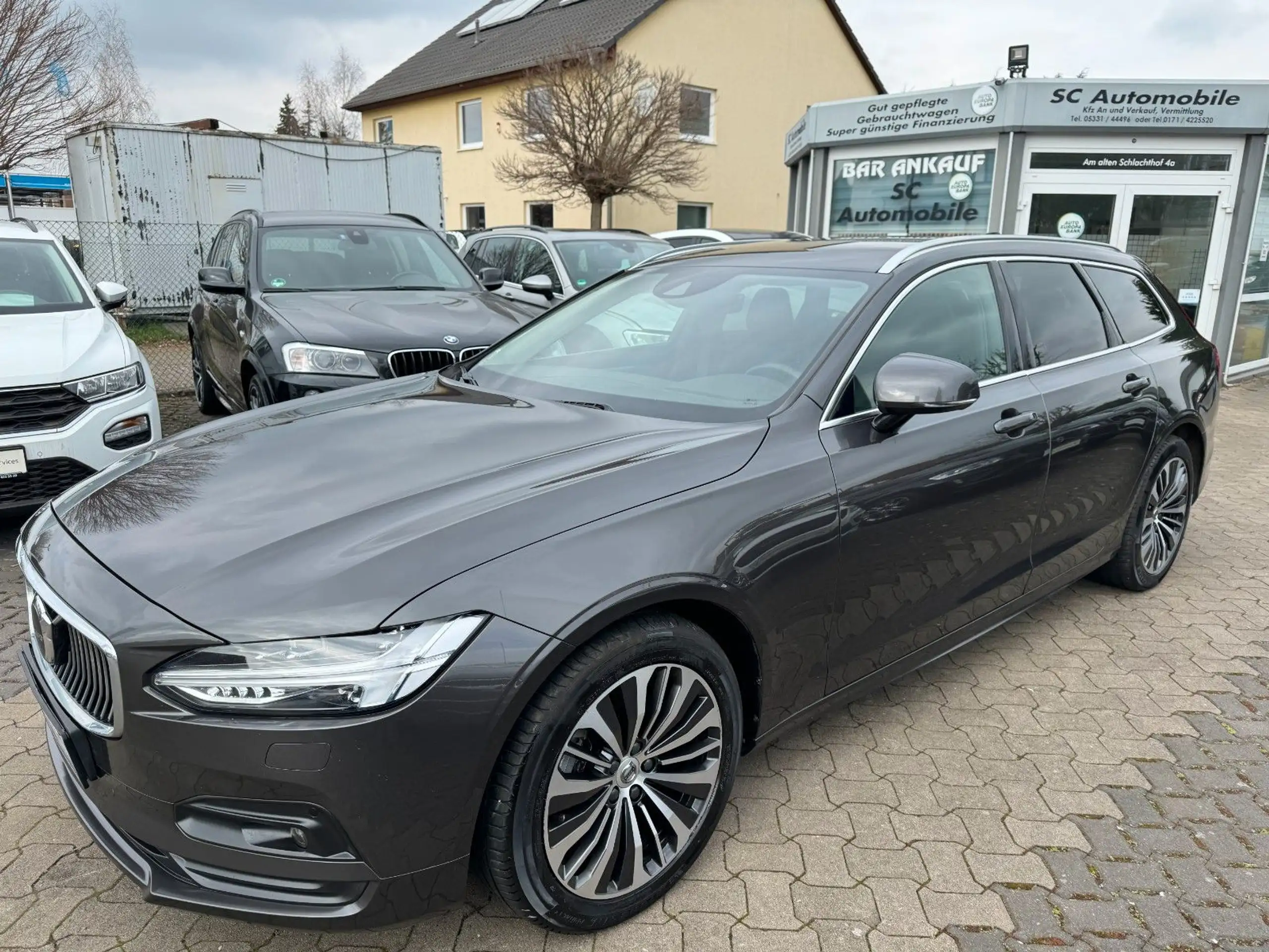 Volvo - V90