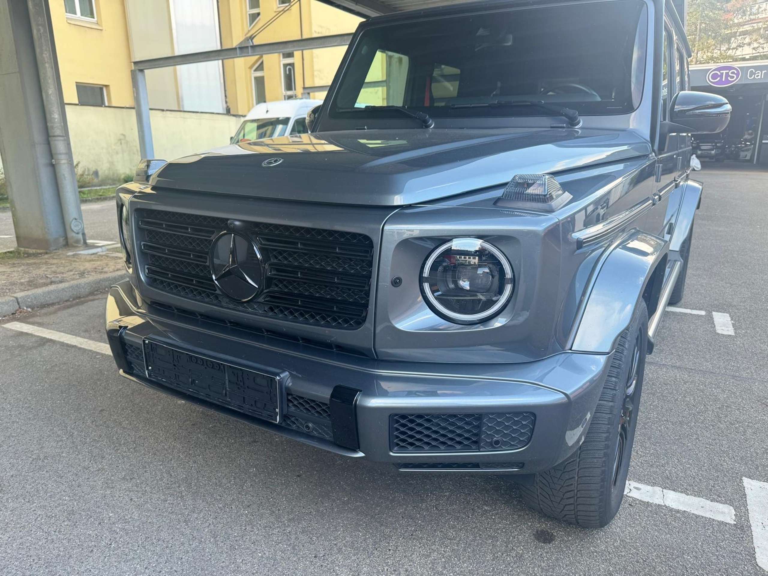 Mercedes-Benz - G 400