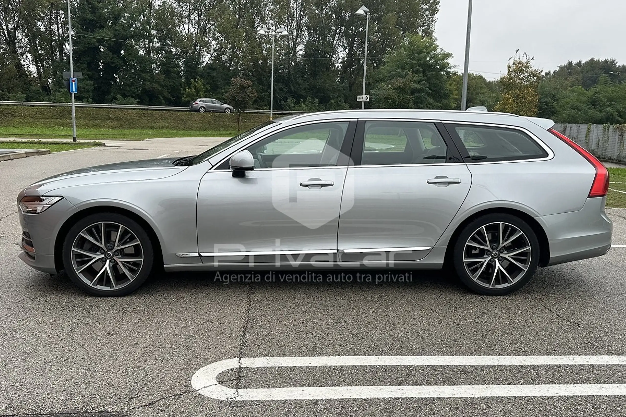 Volvo - V90