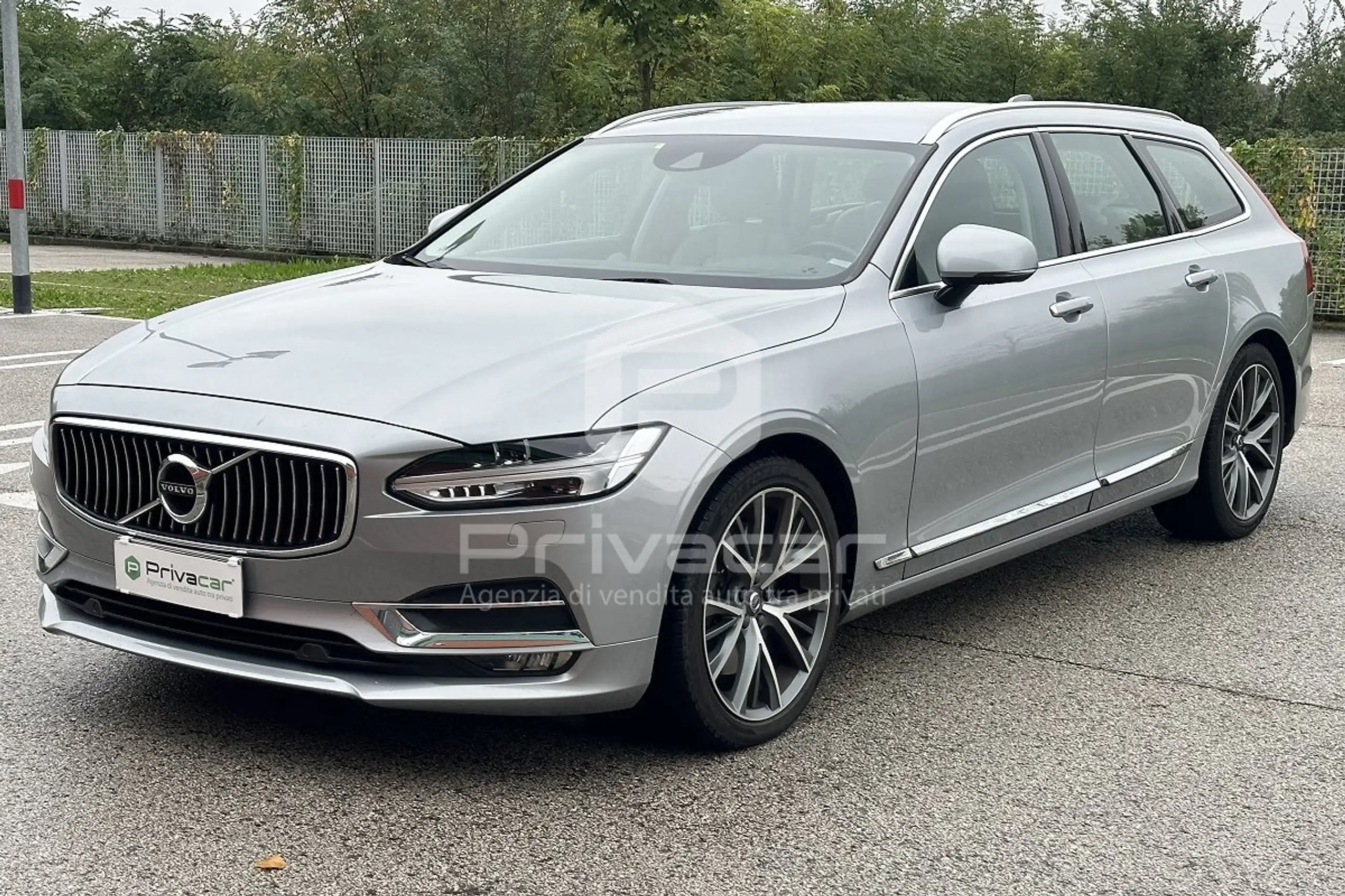 Volvo - V90