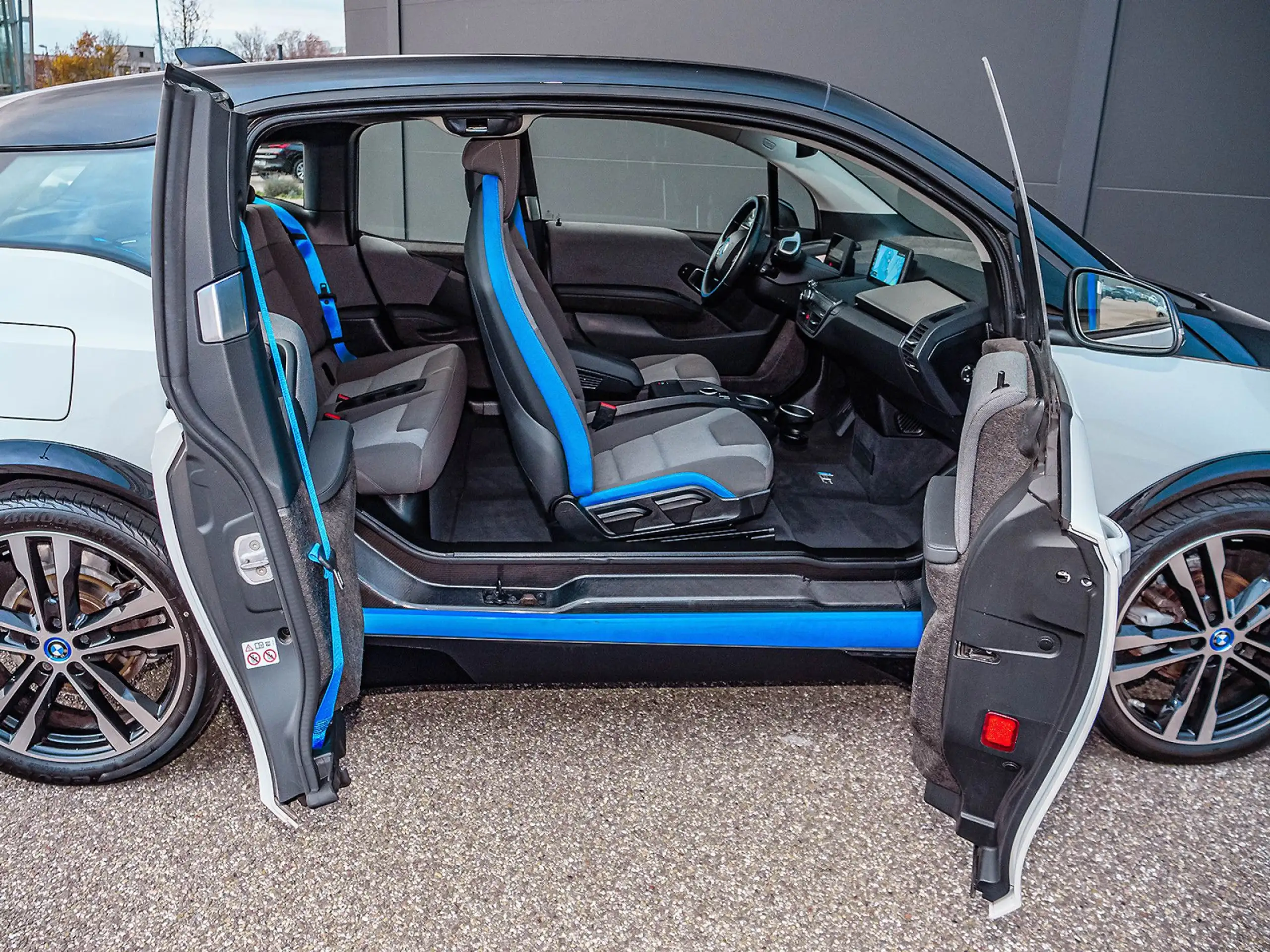 BMW - i3