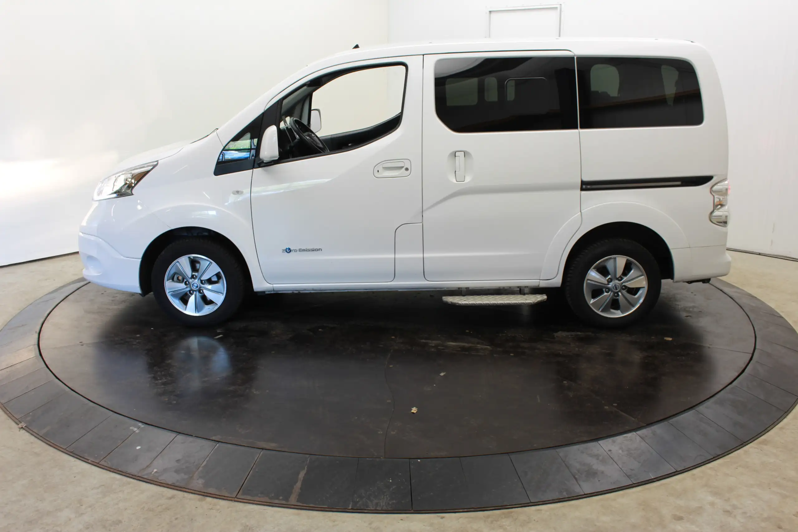 Nissan - E-NV200