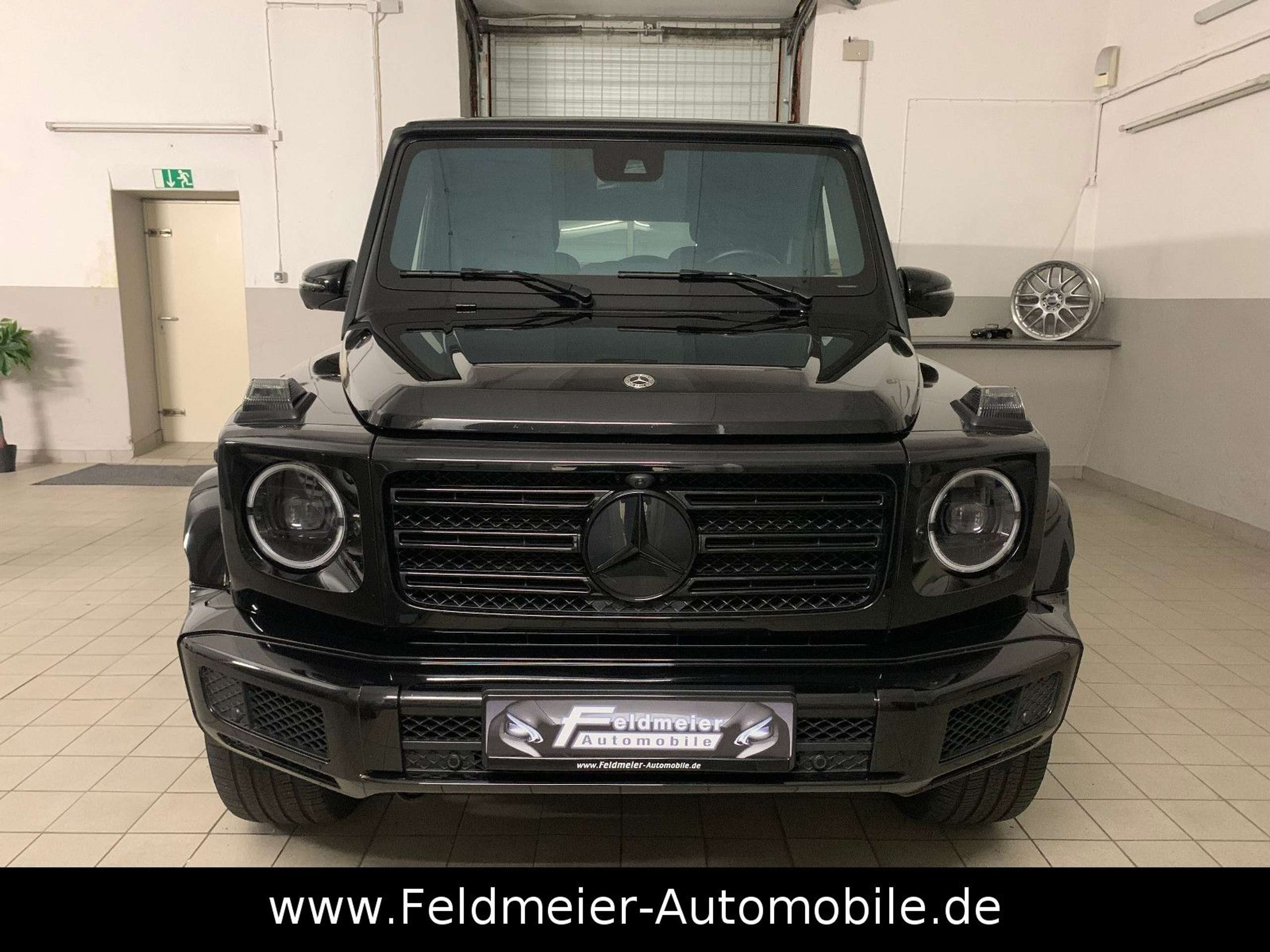 Mercedes-Benz - G 400