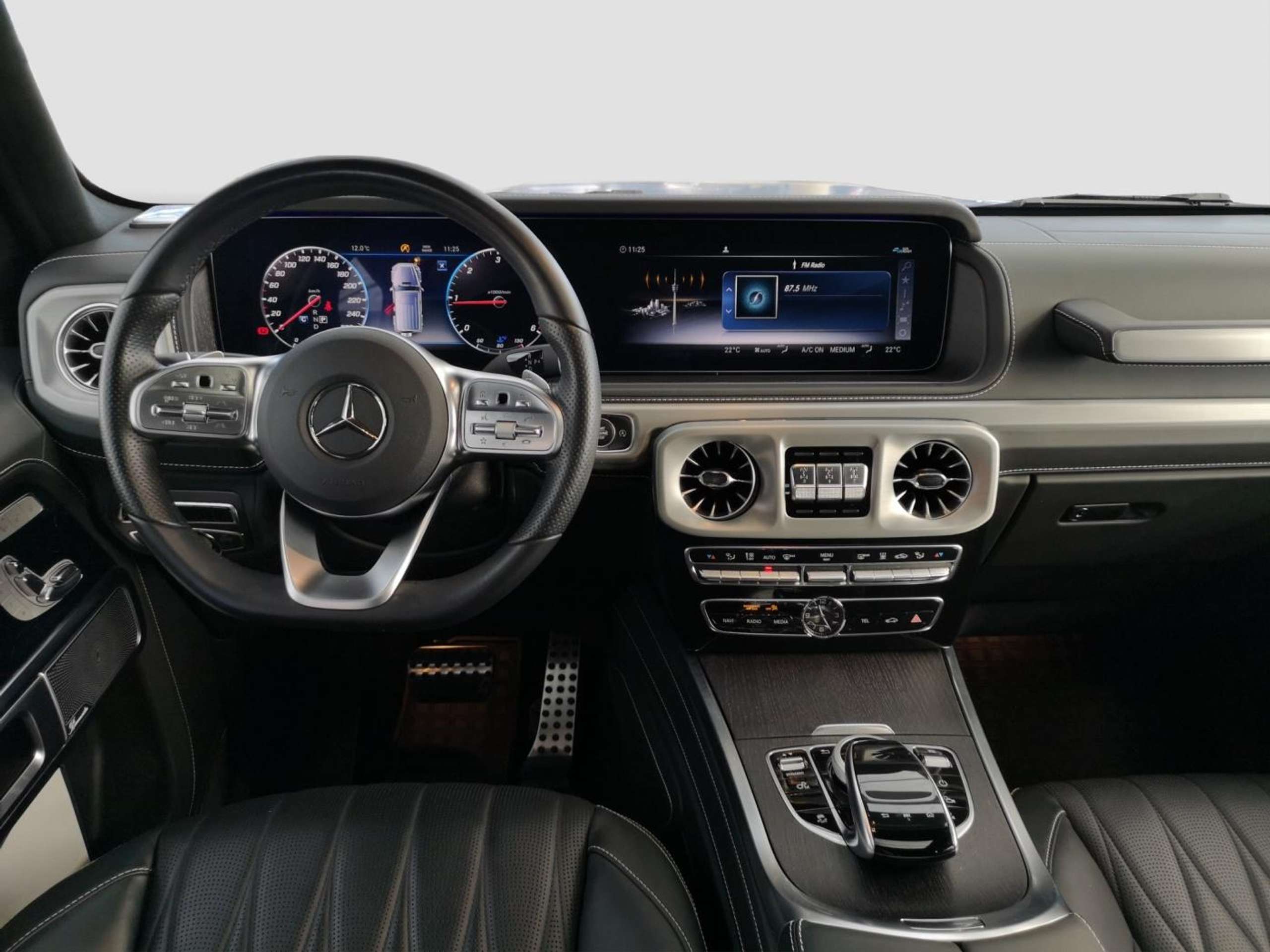 Mercedes-Benz - G 400