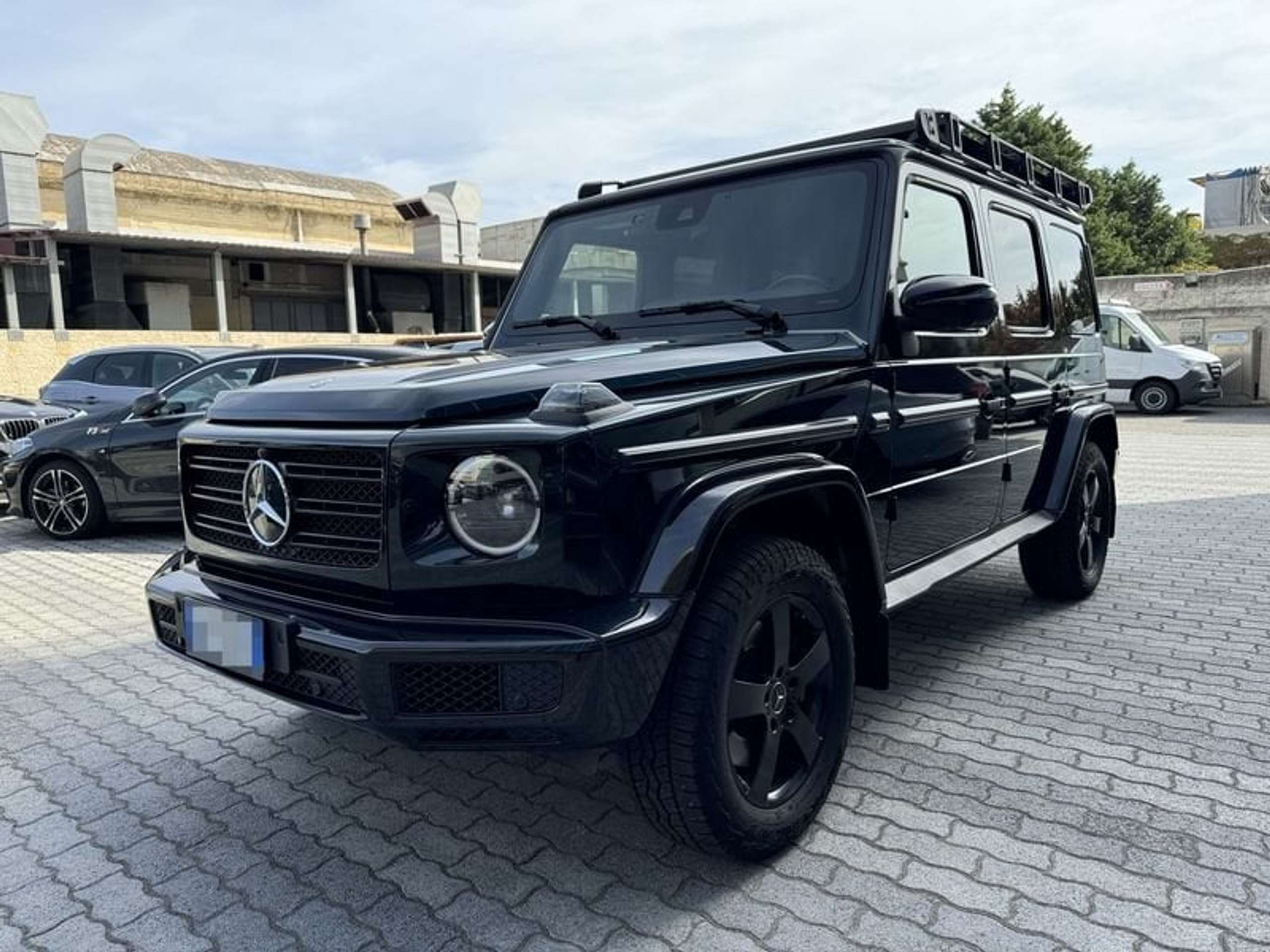 Mercedes-Benz - G 400