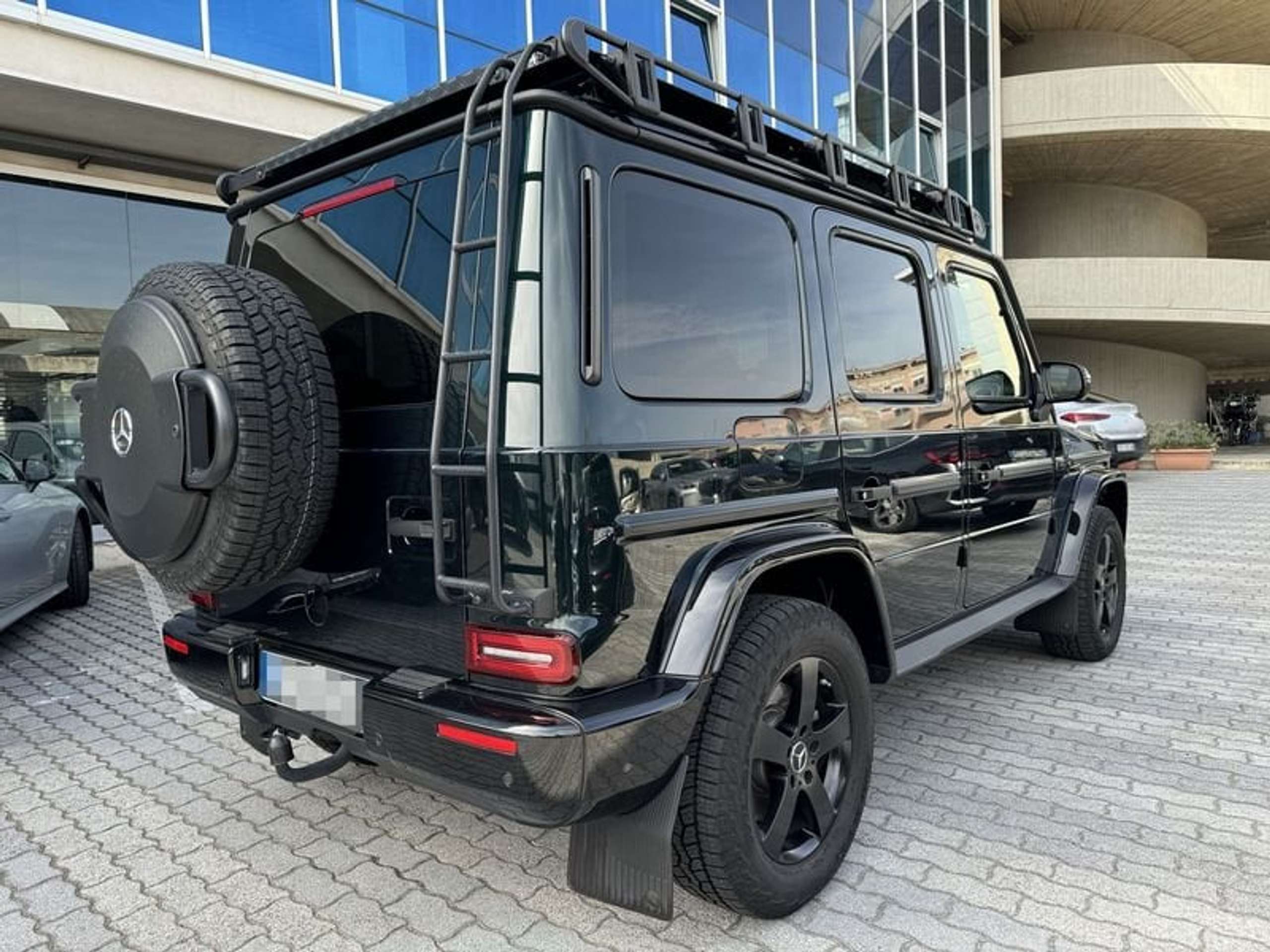 Mercedes-Benz - G 400