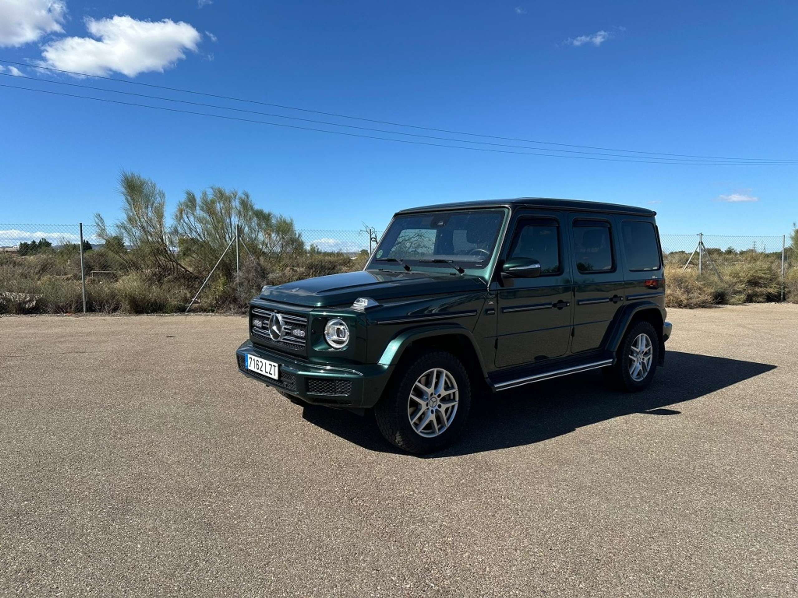 Mercedes-Benz - G 400