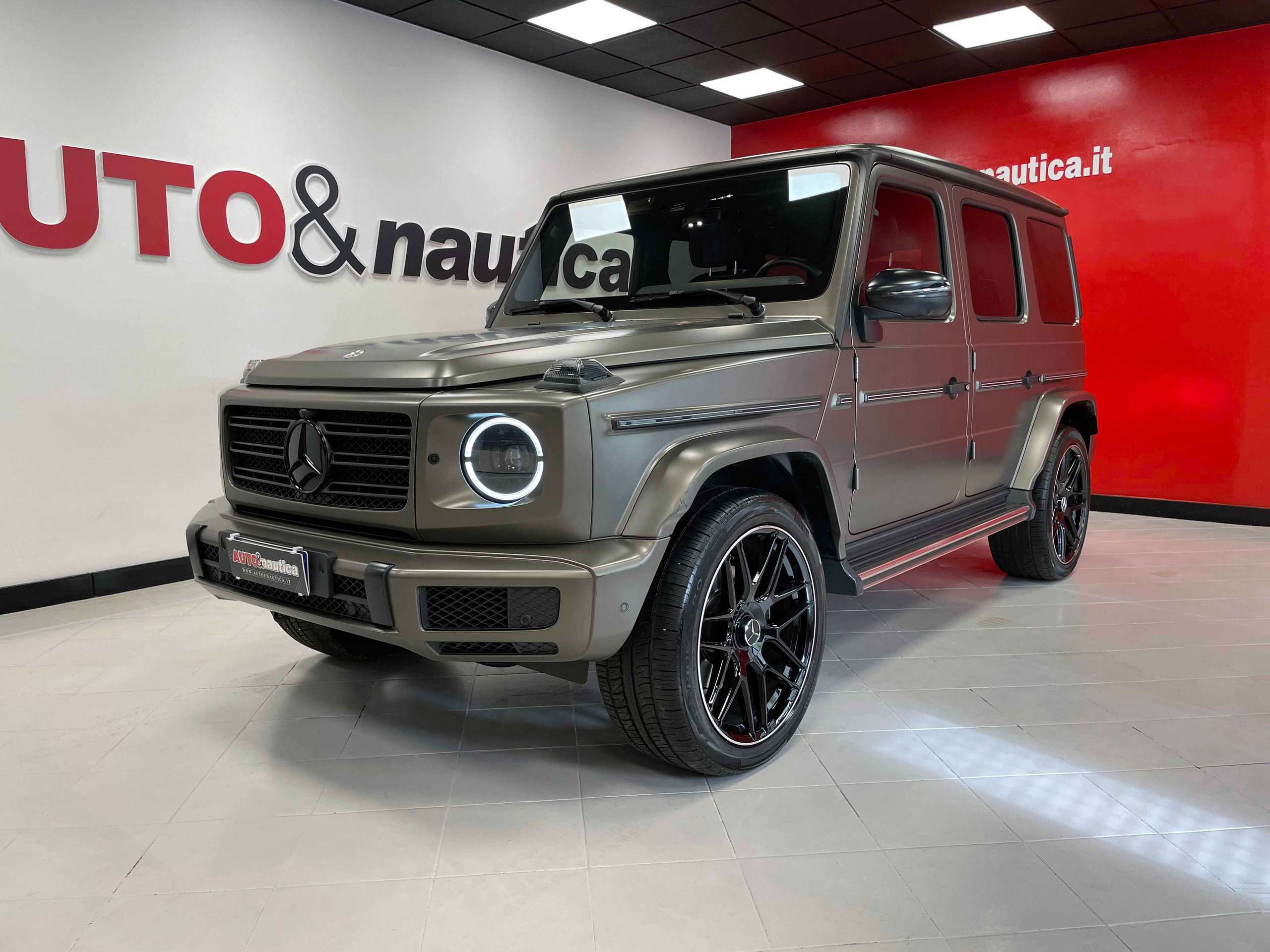 Mercedes-Benz - G 400