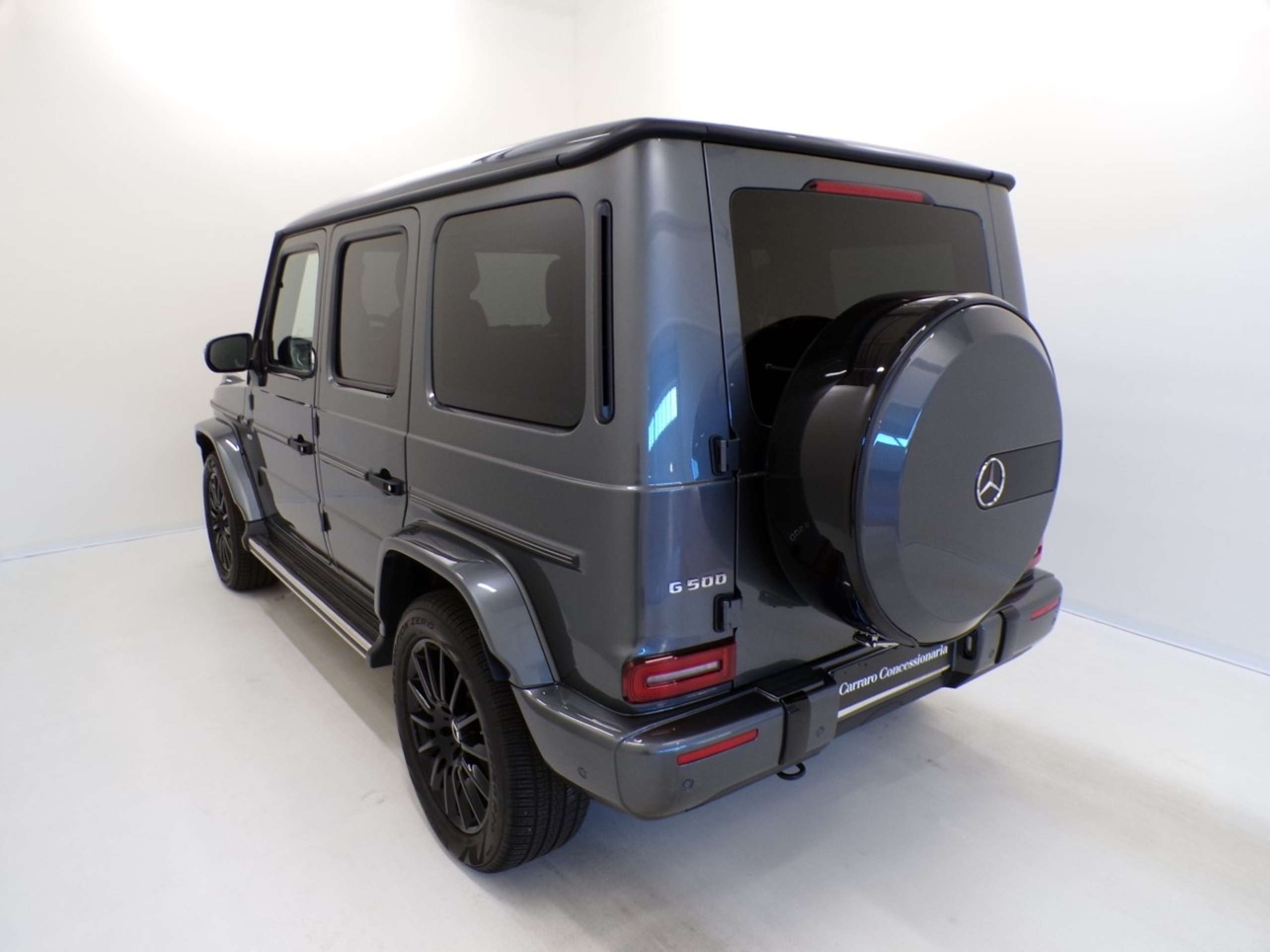 Mercedes-Benz - G 500