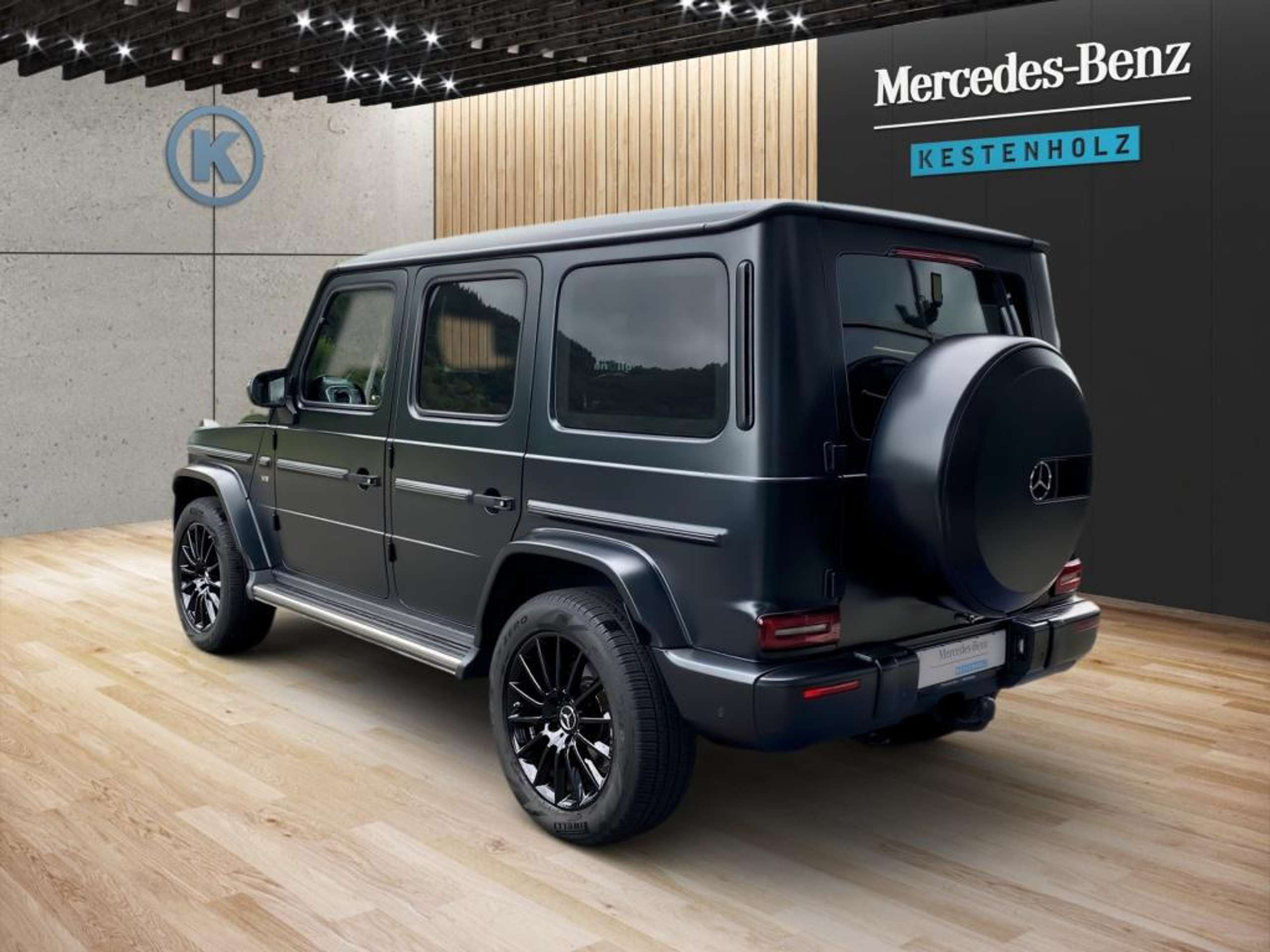 Mercedes-Benz - G 500