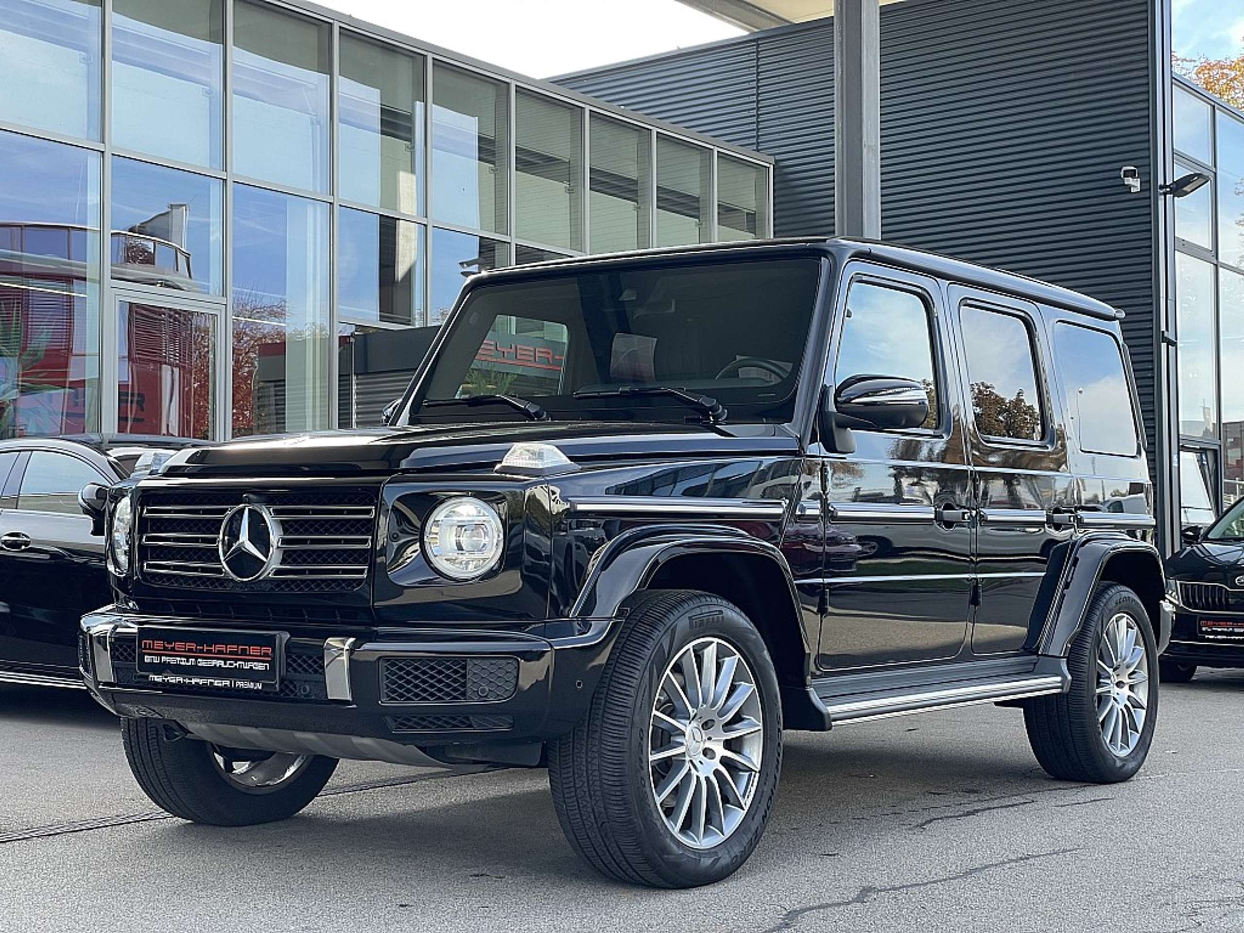 Mercedes-Benz - G 500