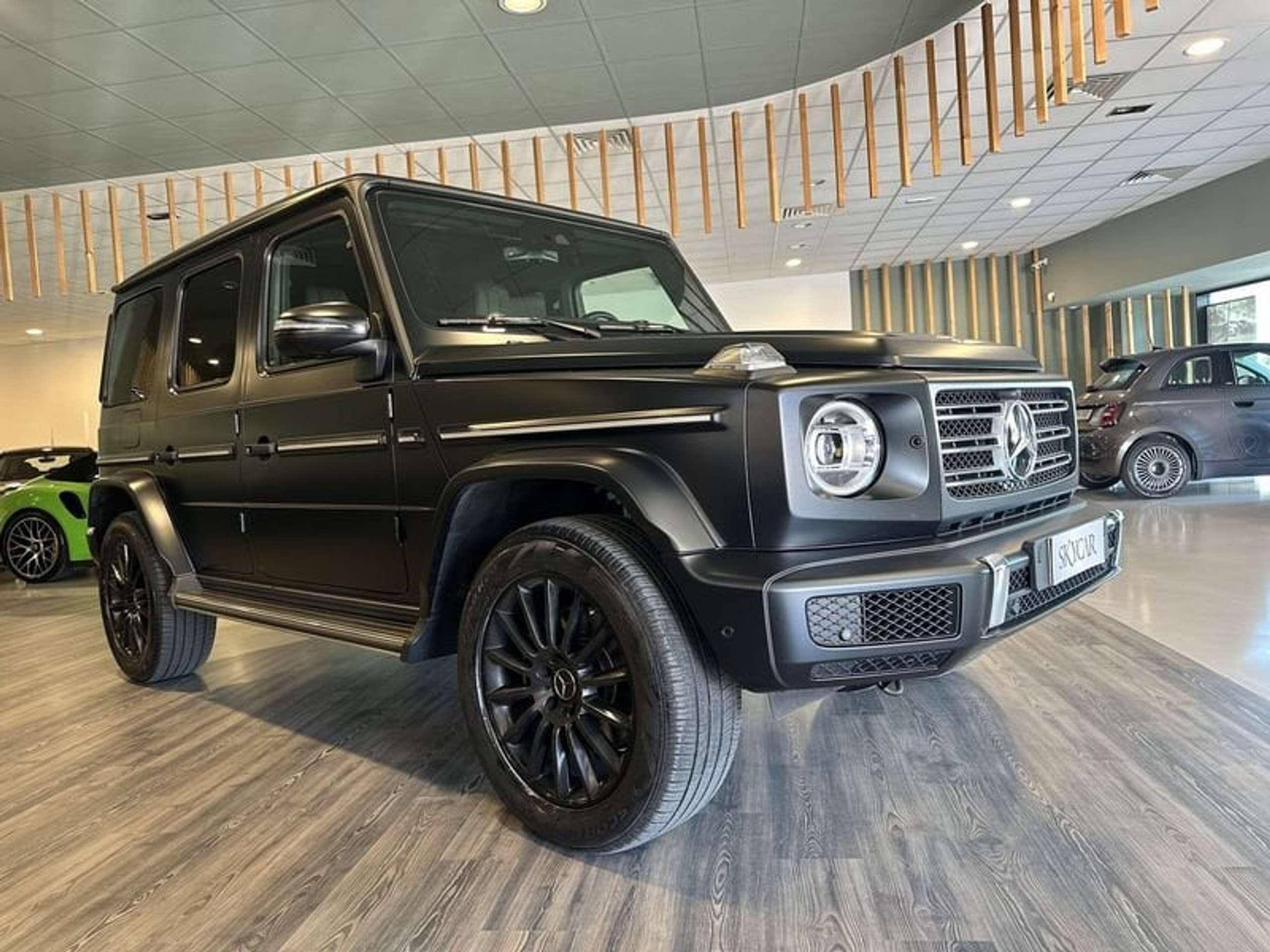 Mercedes-Benz - G 400