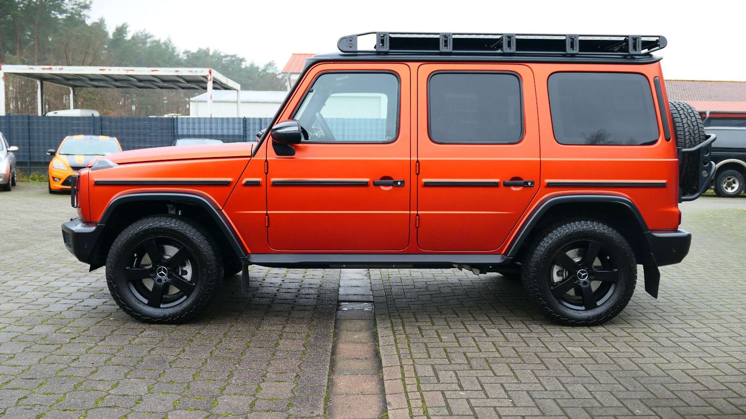 Mercedes-Benz - G 400