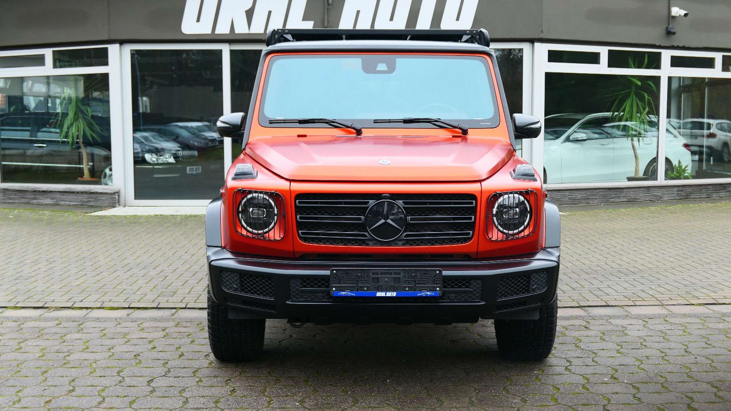 Mercedes-Benz - G 400