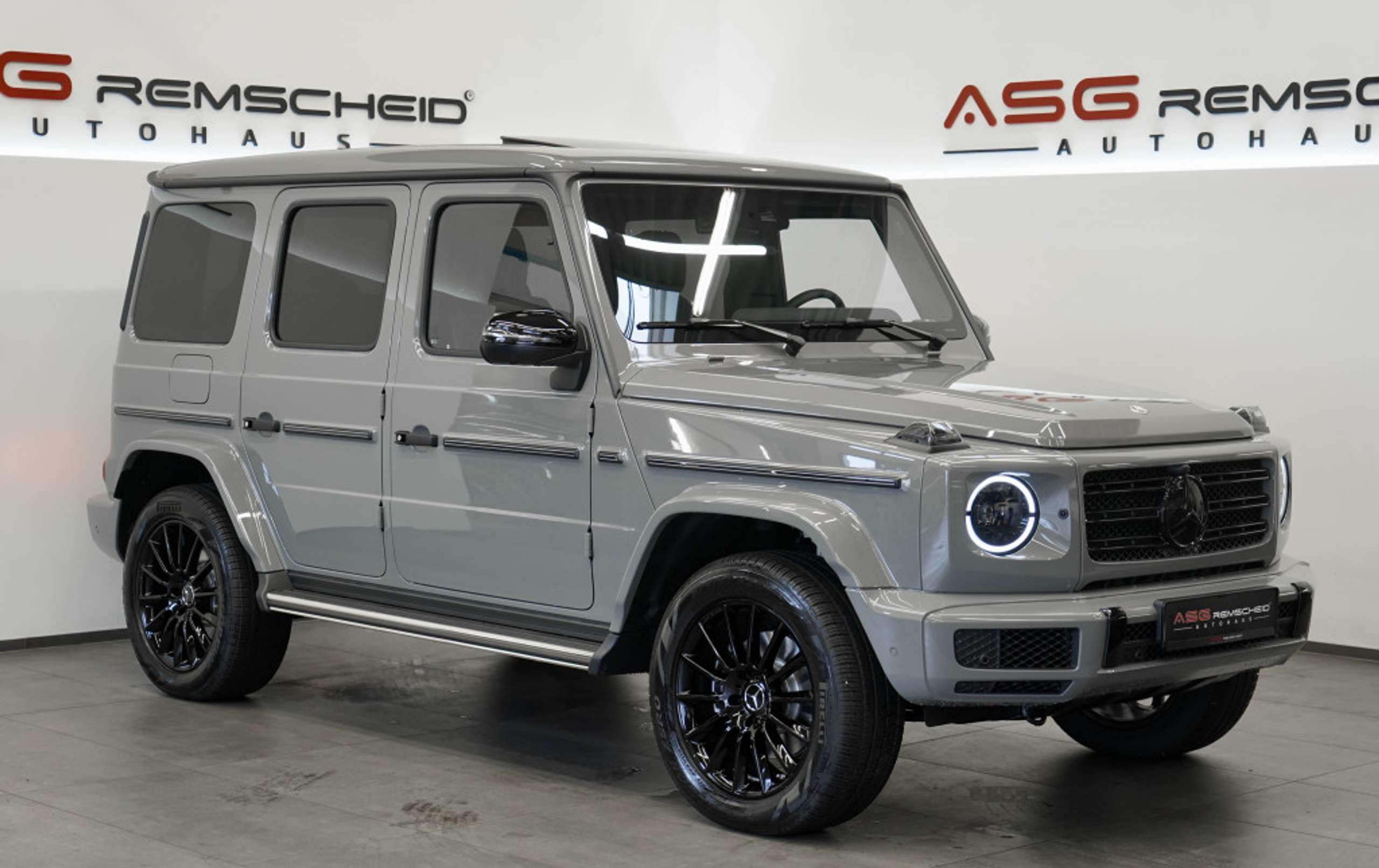 Mercedes-Benz - G 400