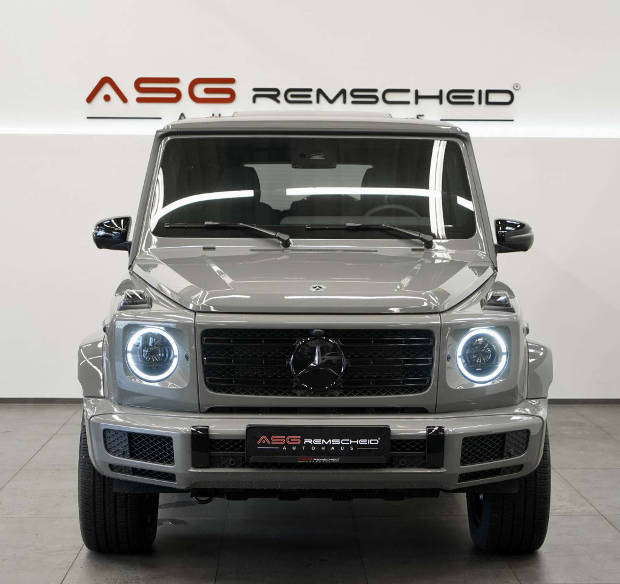 Mercedes-Benz - G 400