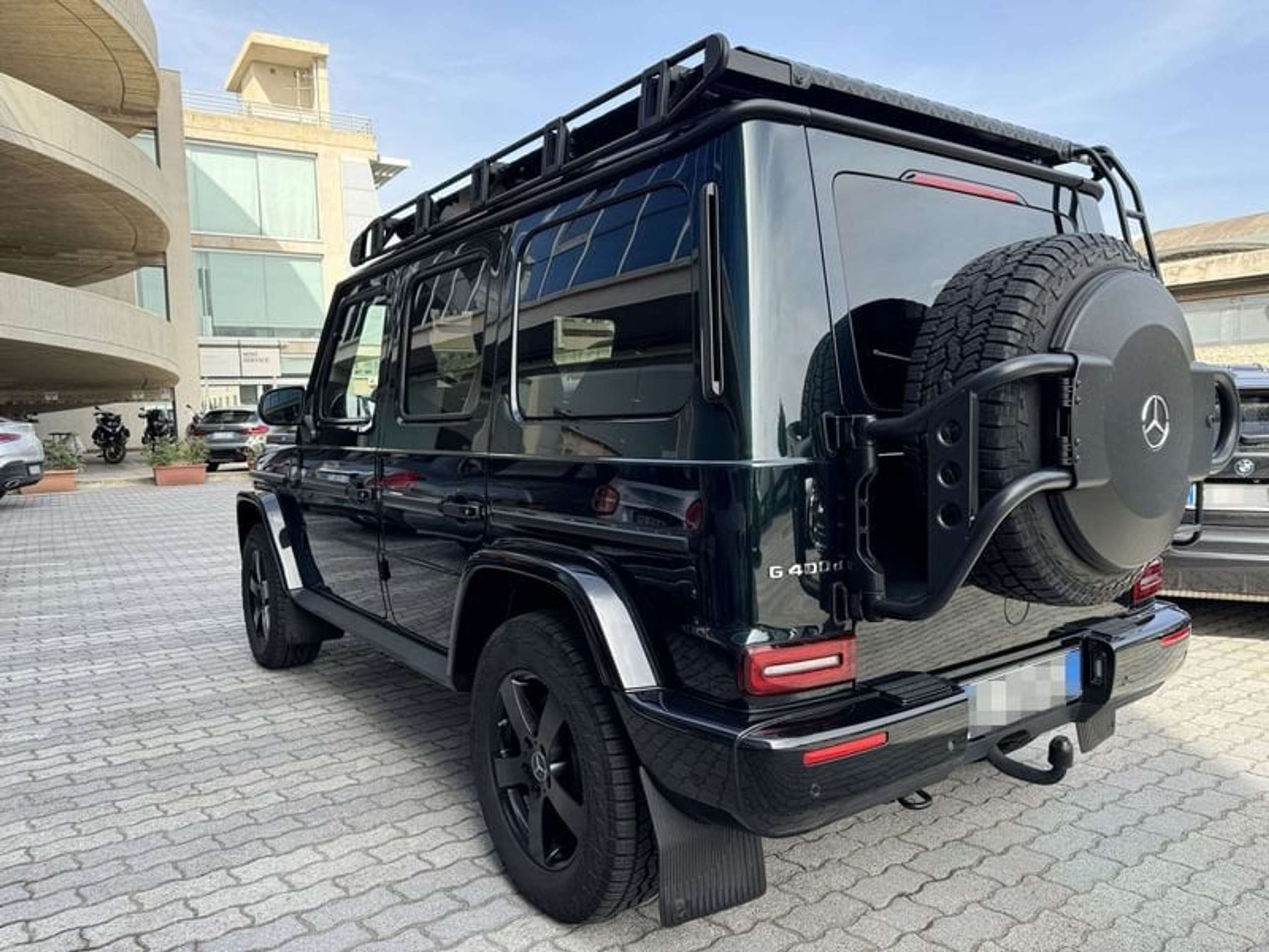 Mercedes-Benz - G 400