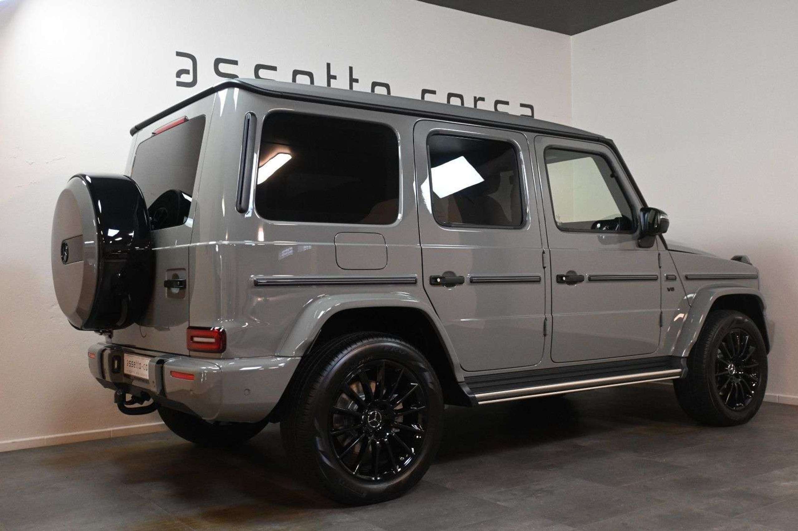 Mercedes-Benz - G 500