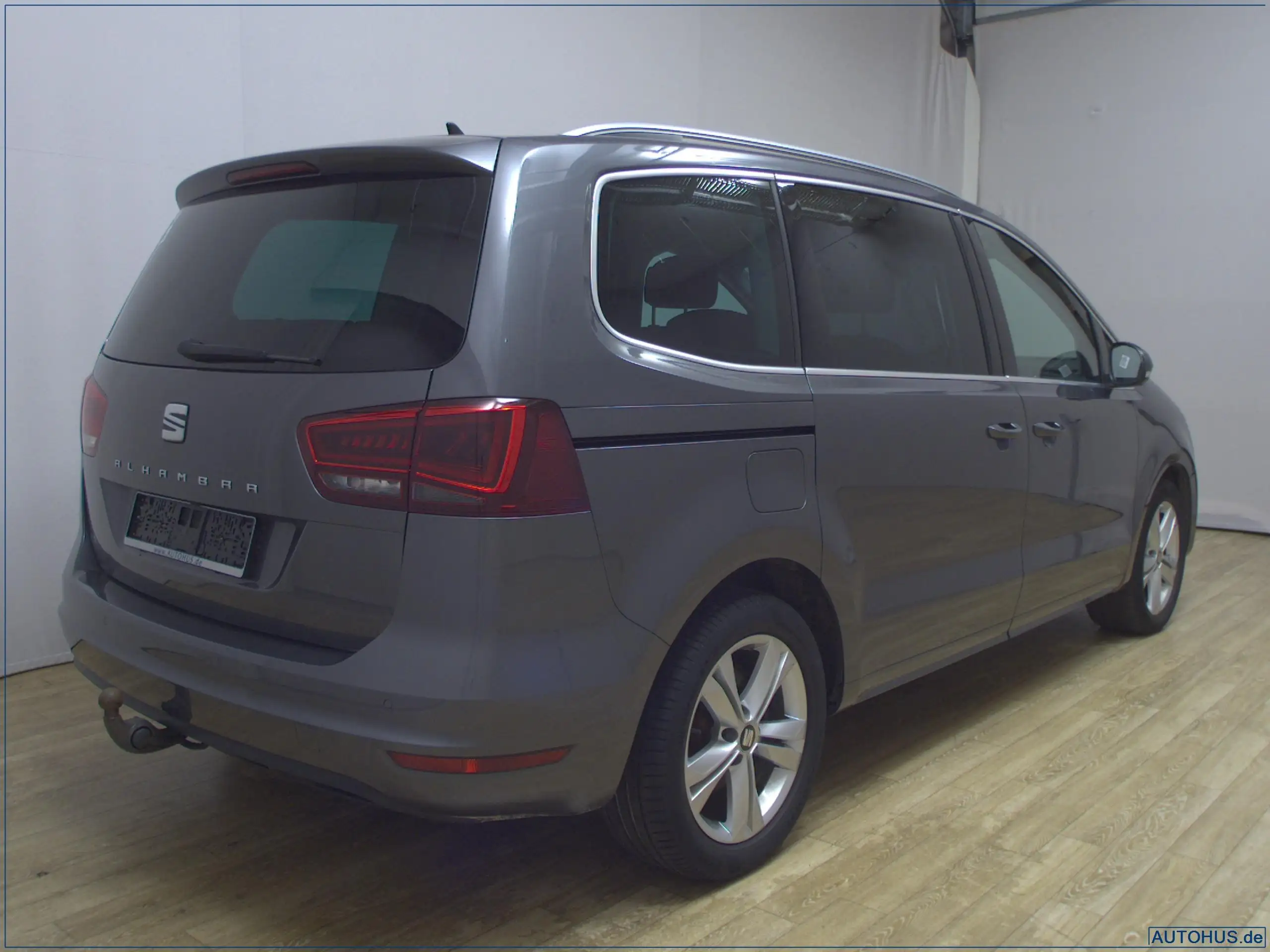 SEAT - Alhambra