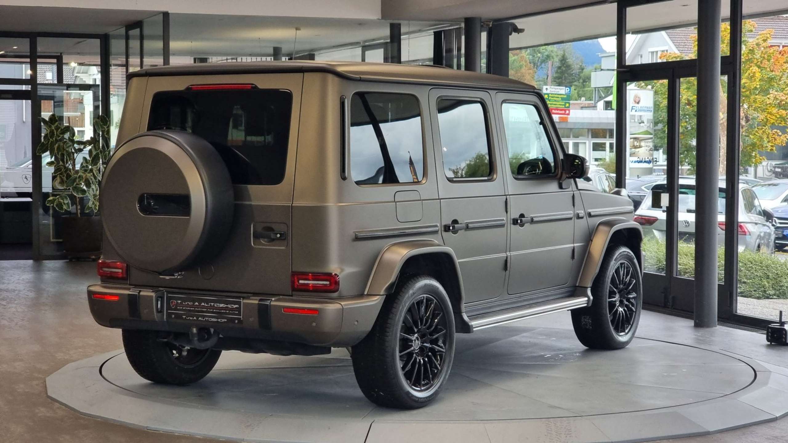 Mercedes-Benz - G 400