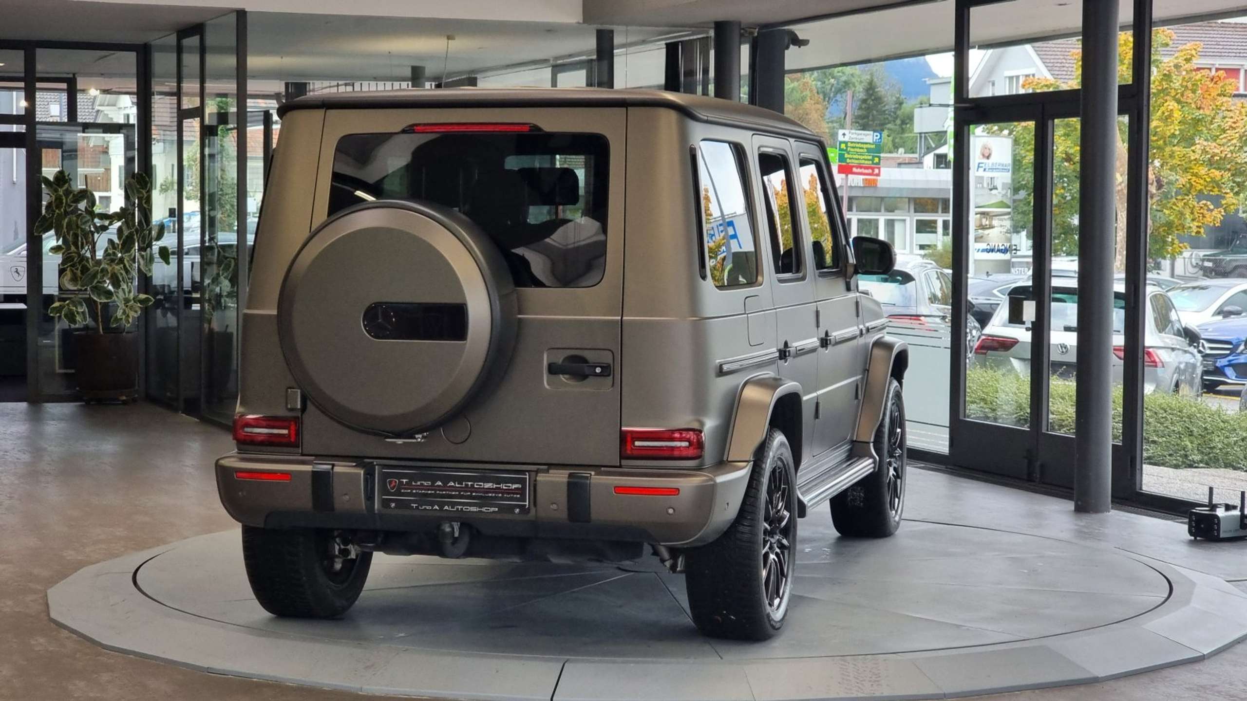 Mercedes-Benz - G 400