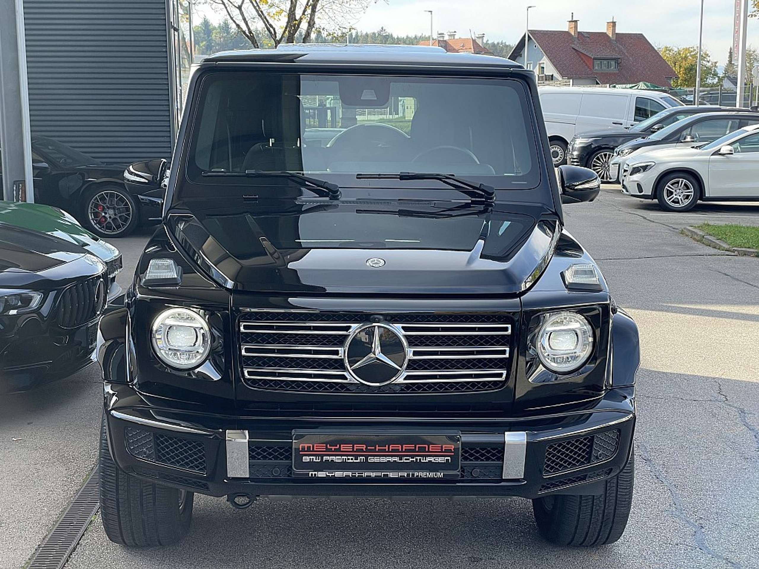 Mercedes-Benz - G 500