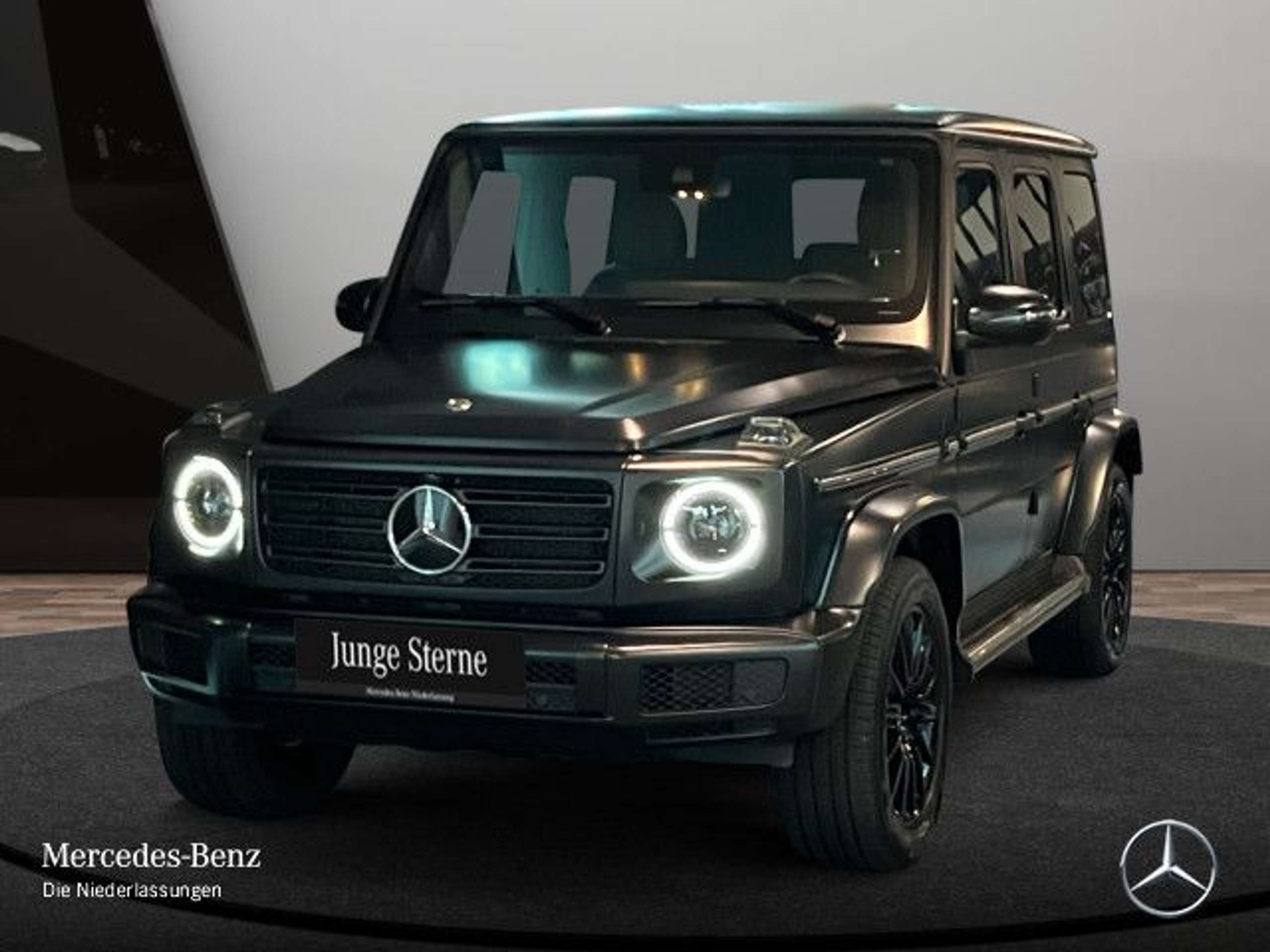 Mercedes-Benz - G 400