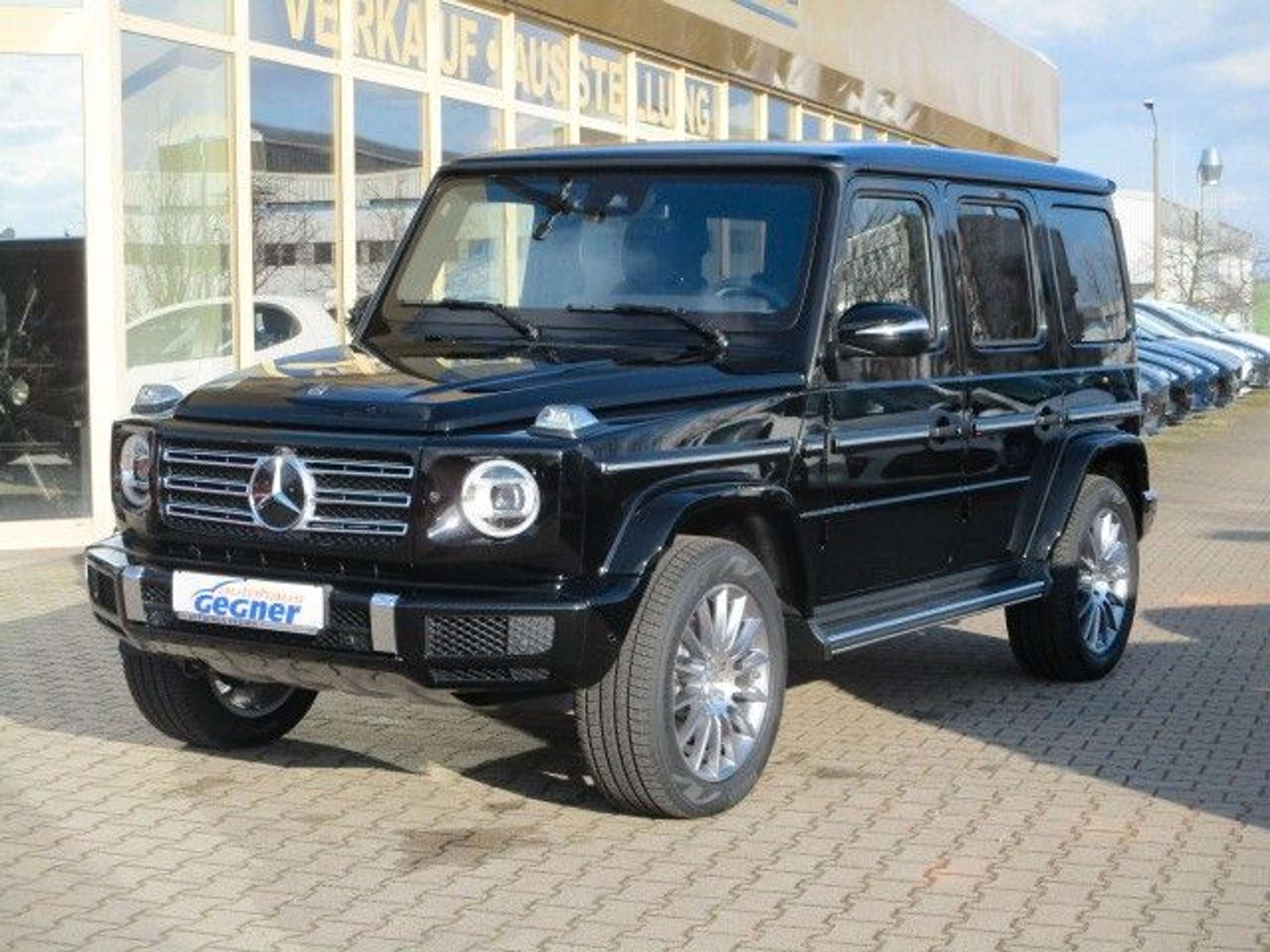 Mercedes-Benz - G 400