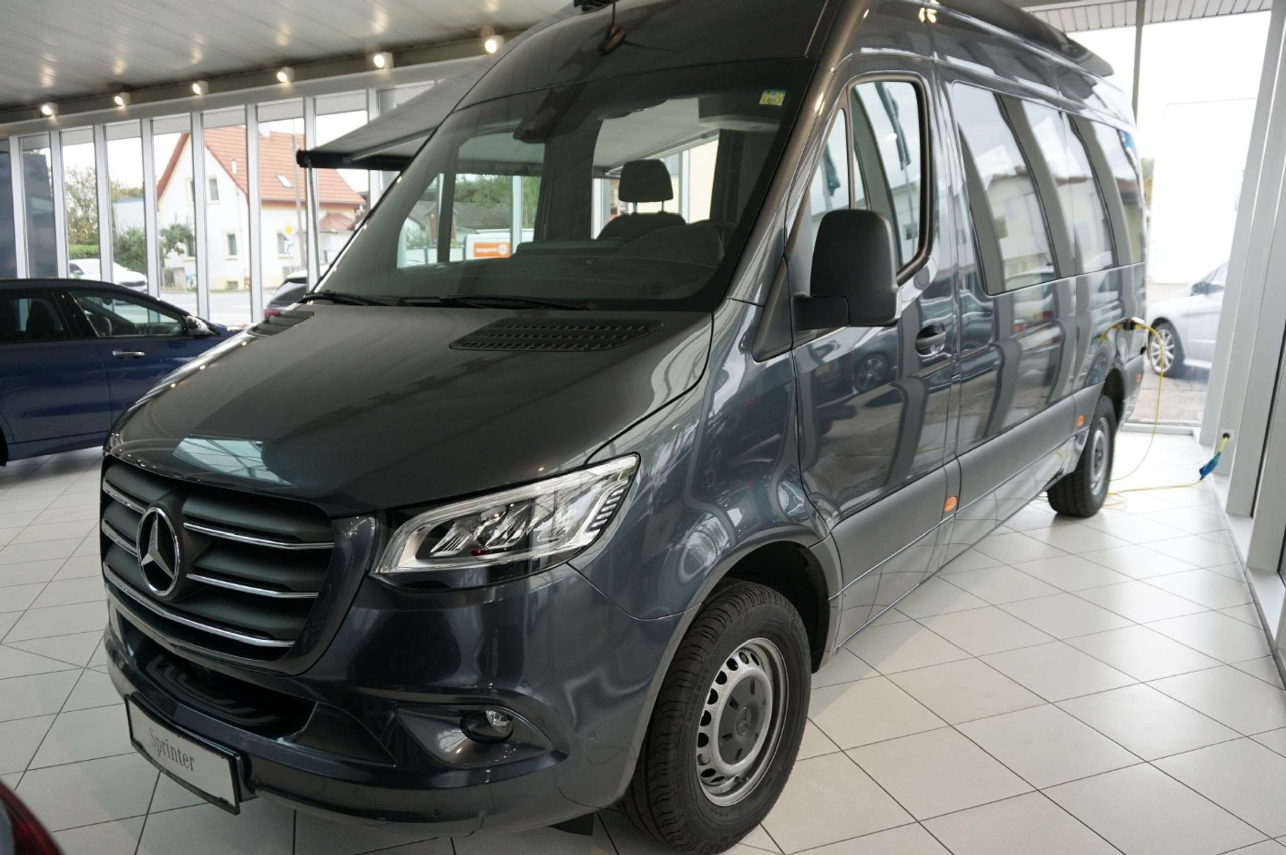 Mercedes-Benz - Sprinter