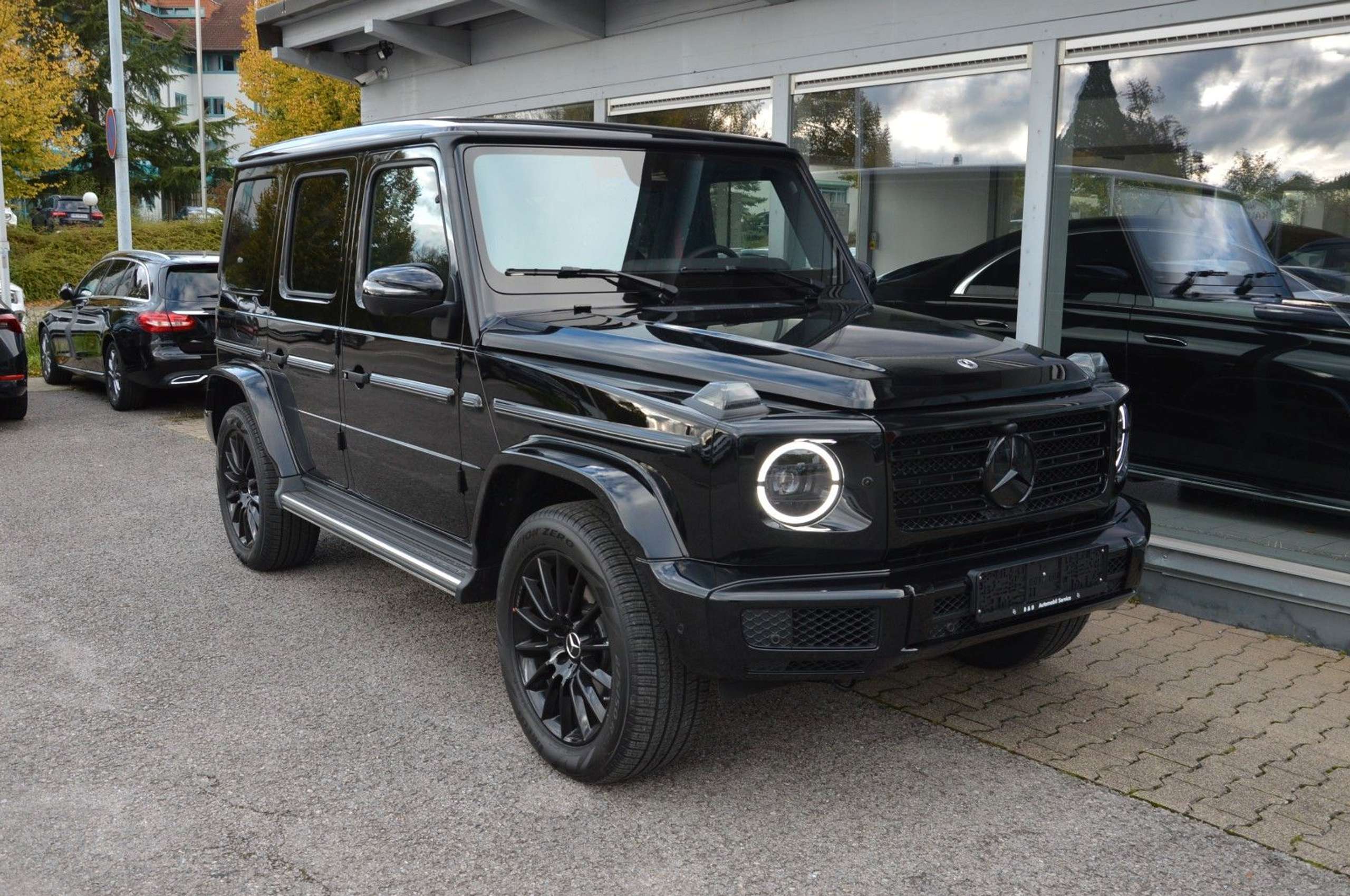 Mercedes-Benz - G 400