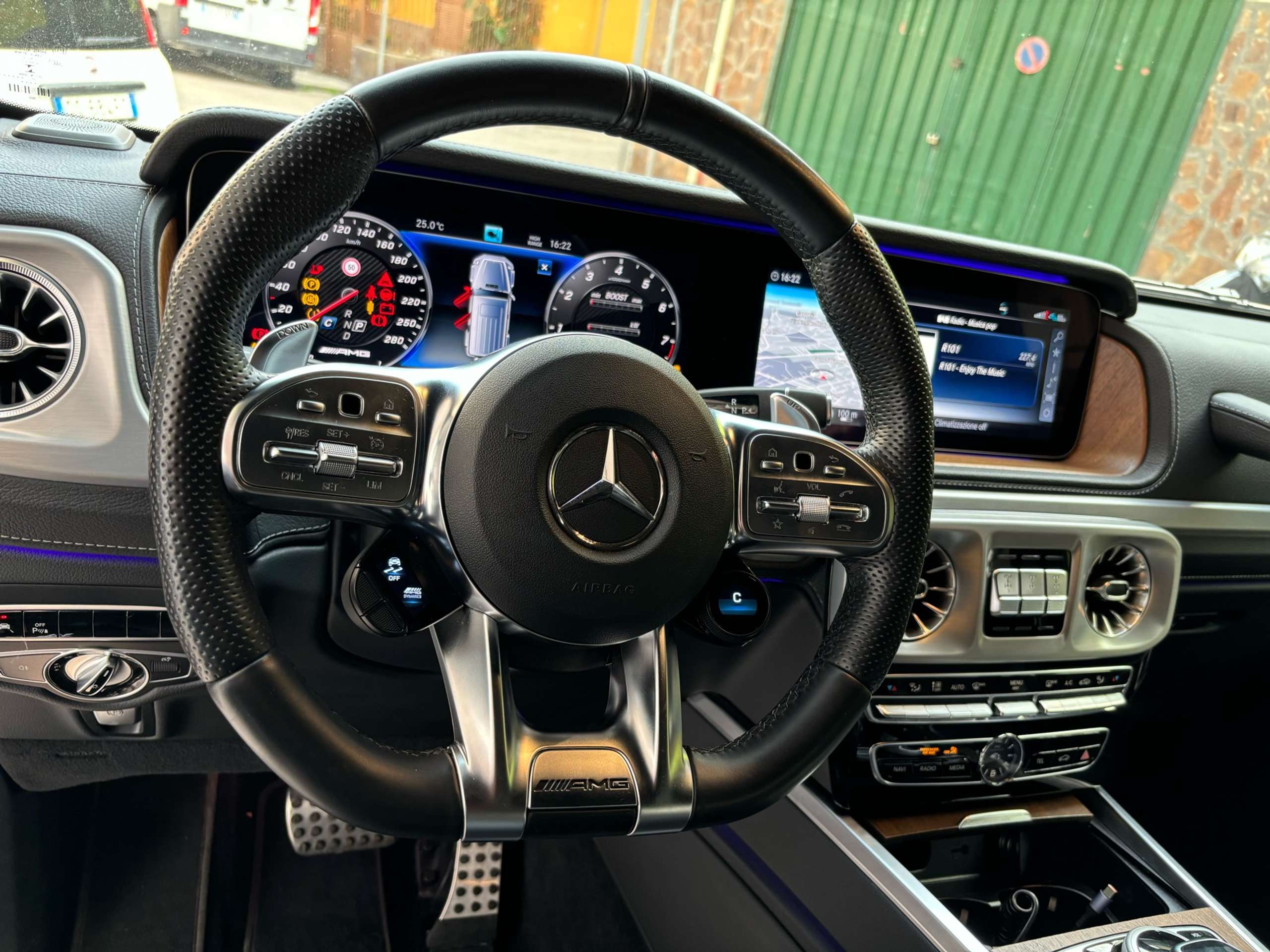 Mercedes-Benz - G 63 AMG