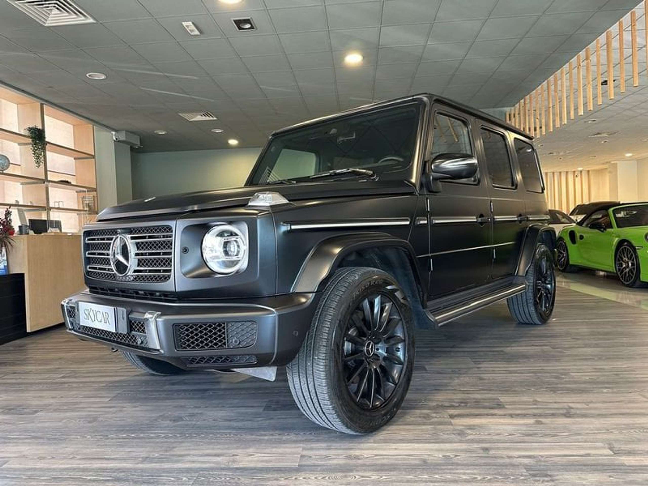 Mercedes-Benz - G 400