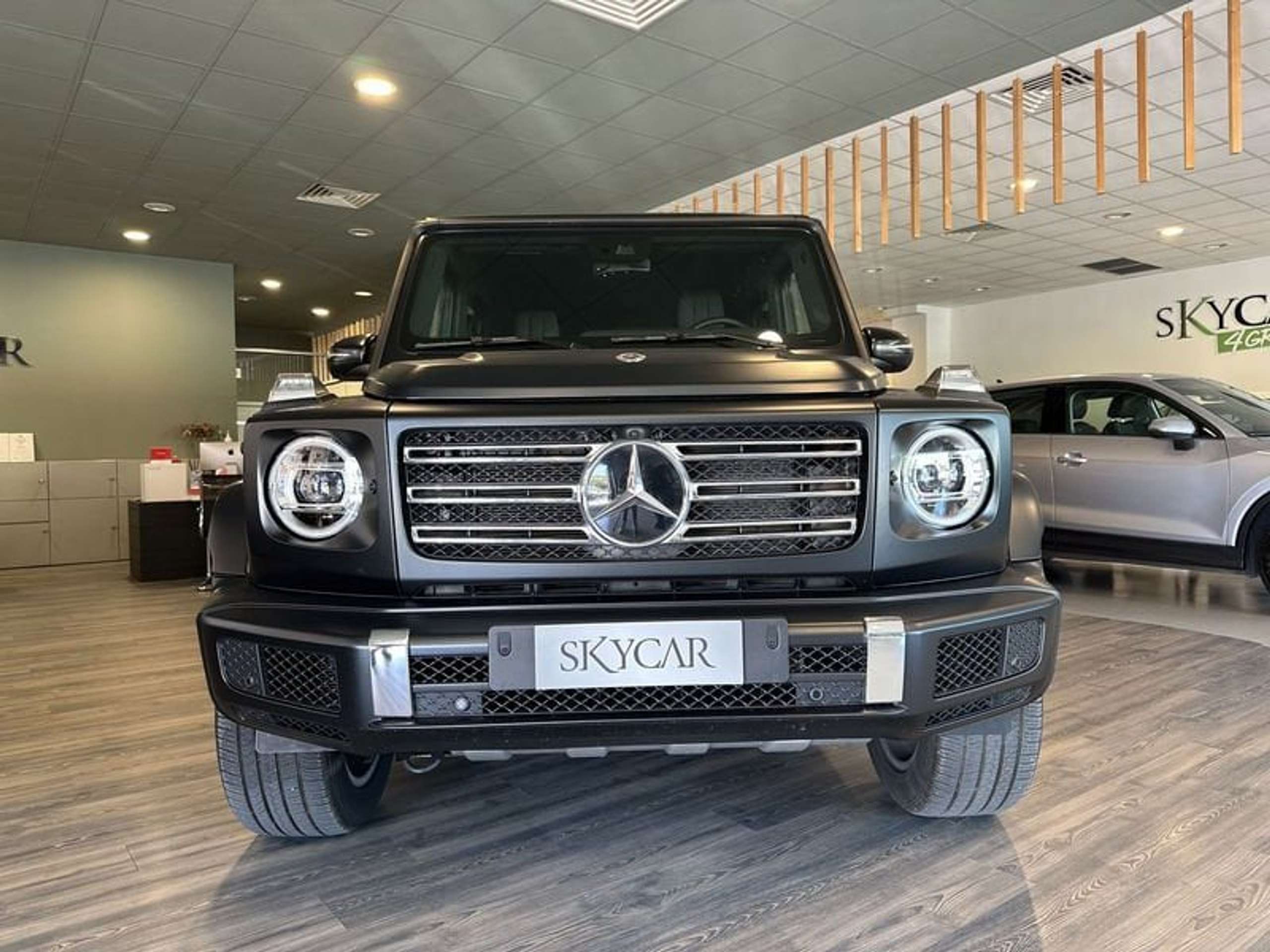 Mercedes-Benz - G 400